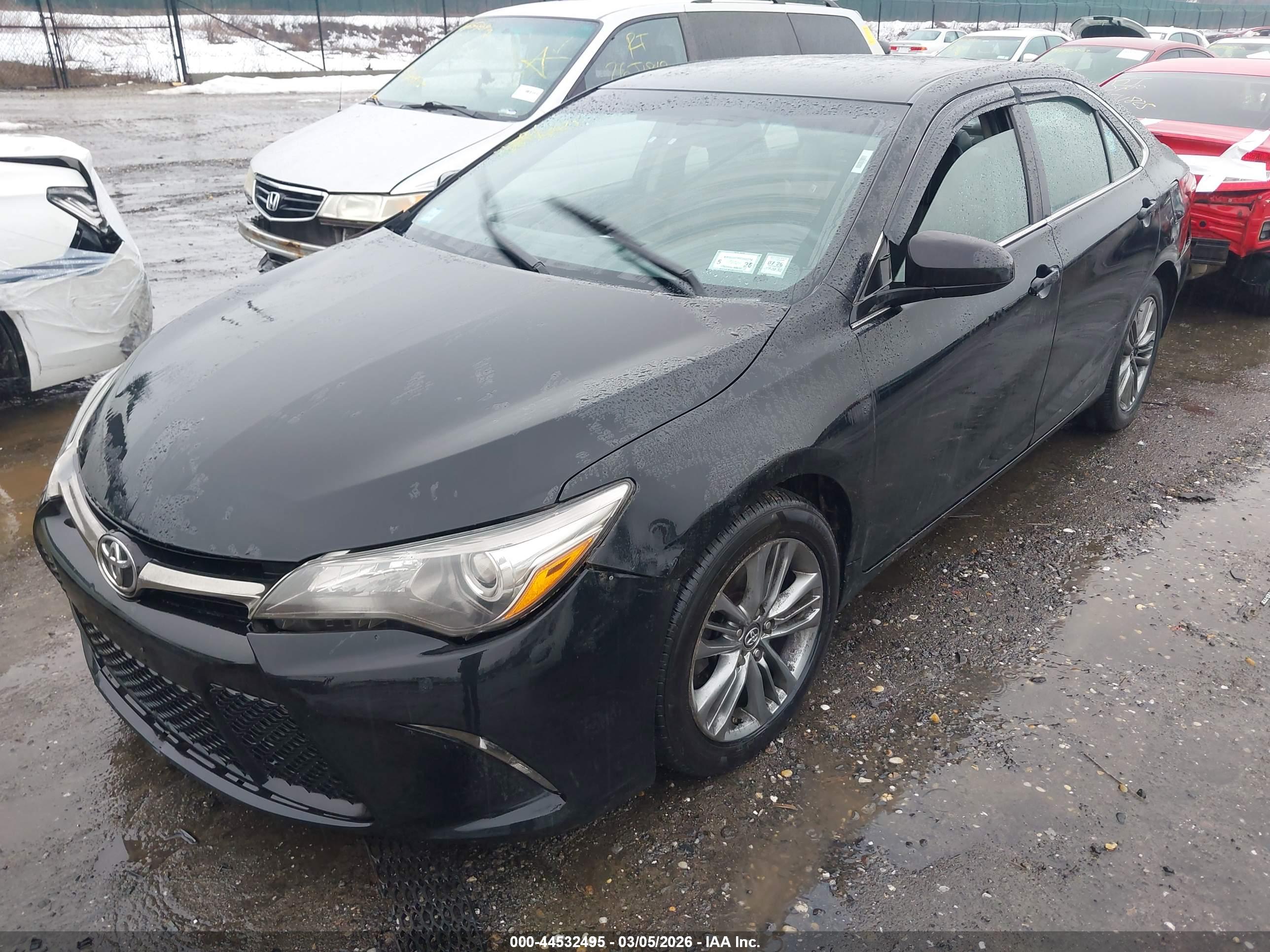 TOYOTA CAMRY image 2