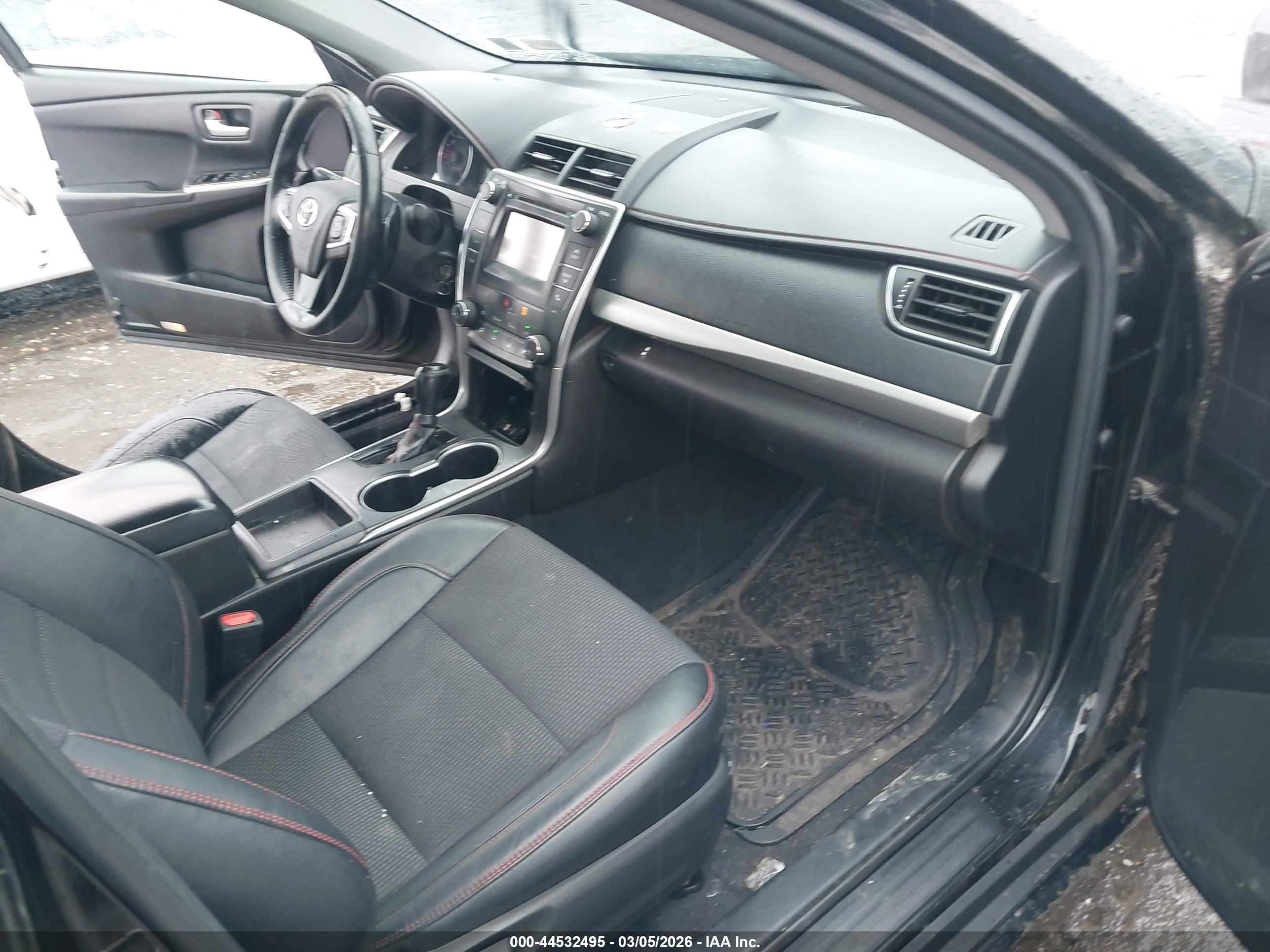 TOYOTA CAMRY image 5