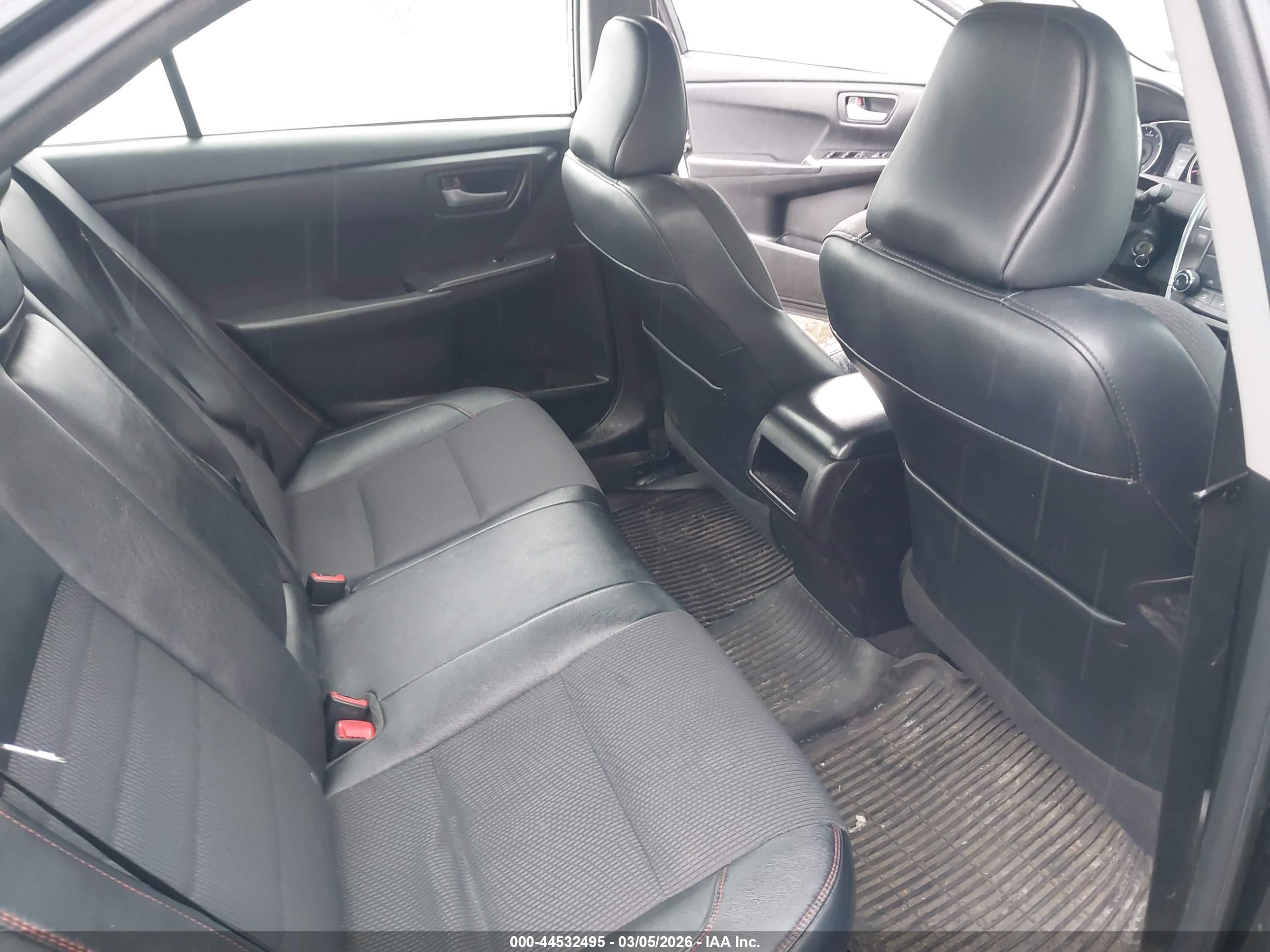 TOYOTA CAMRY image 8