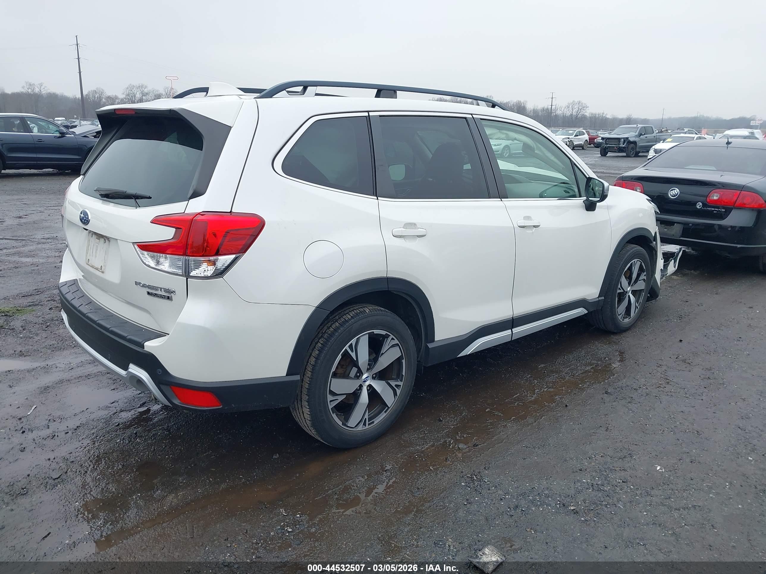 SUBARU FORESTER image 4