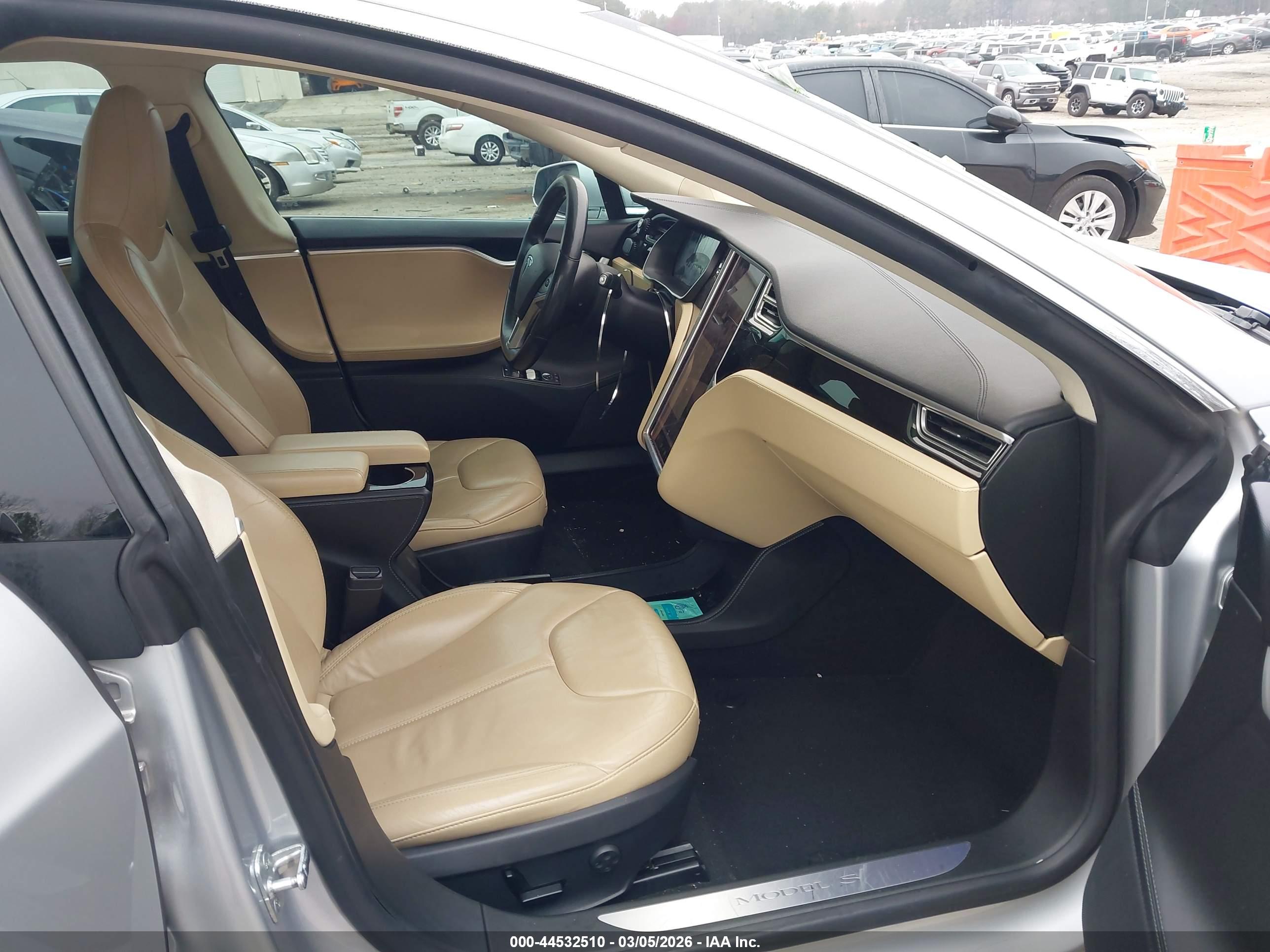 TESLA MODEL image 5
