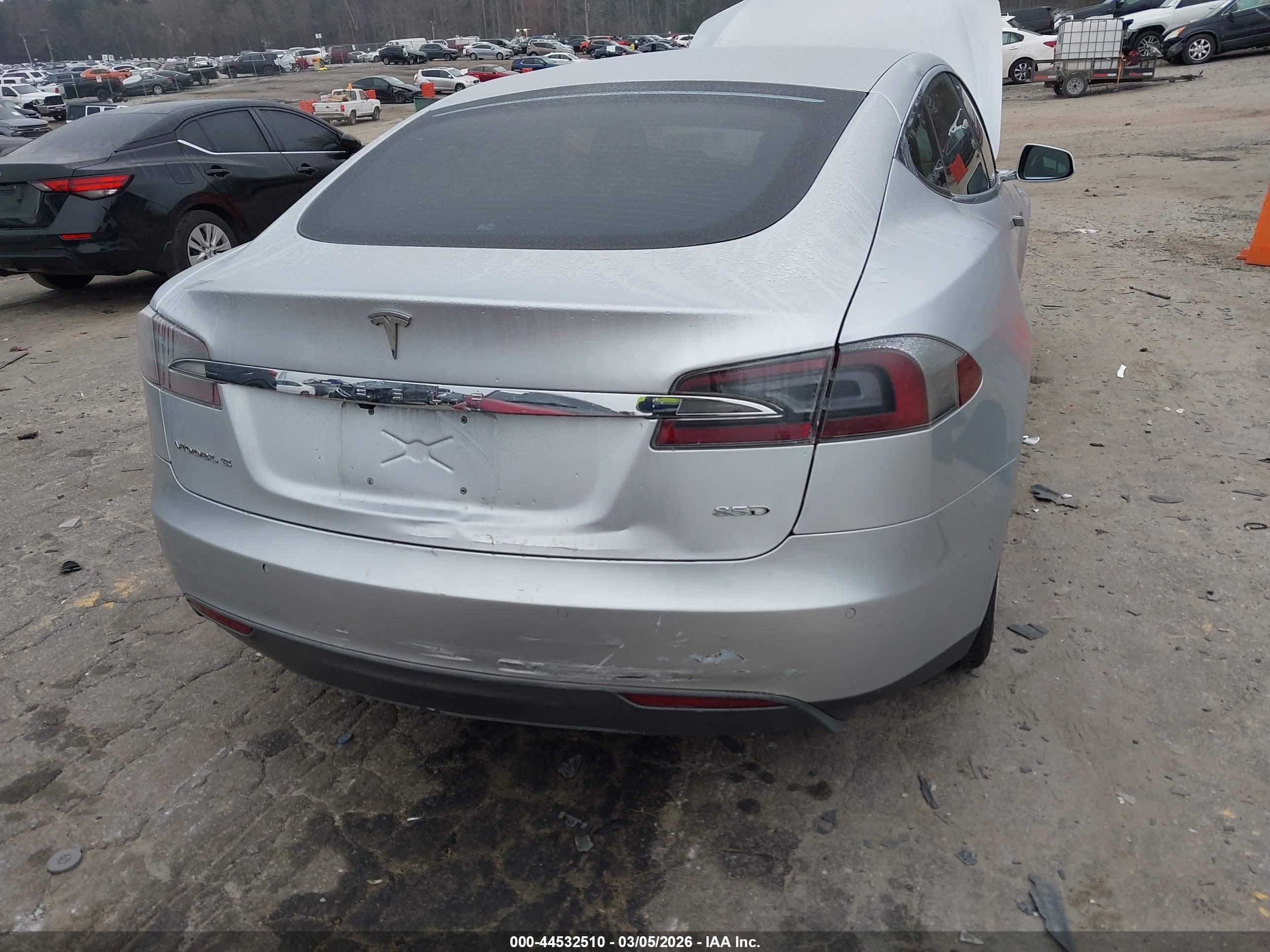 TESLA MODEL image 6