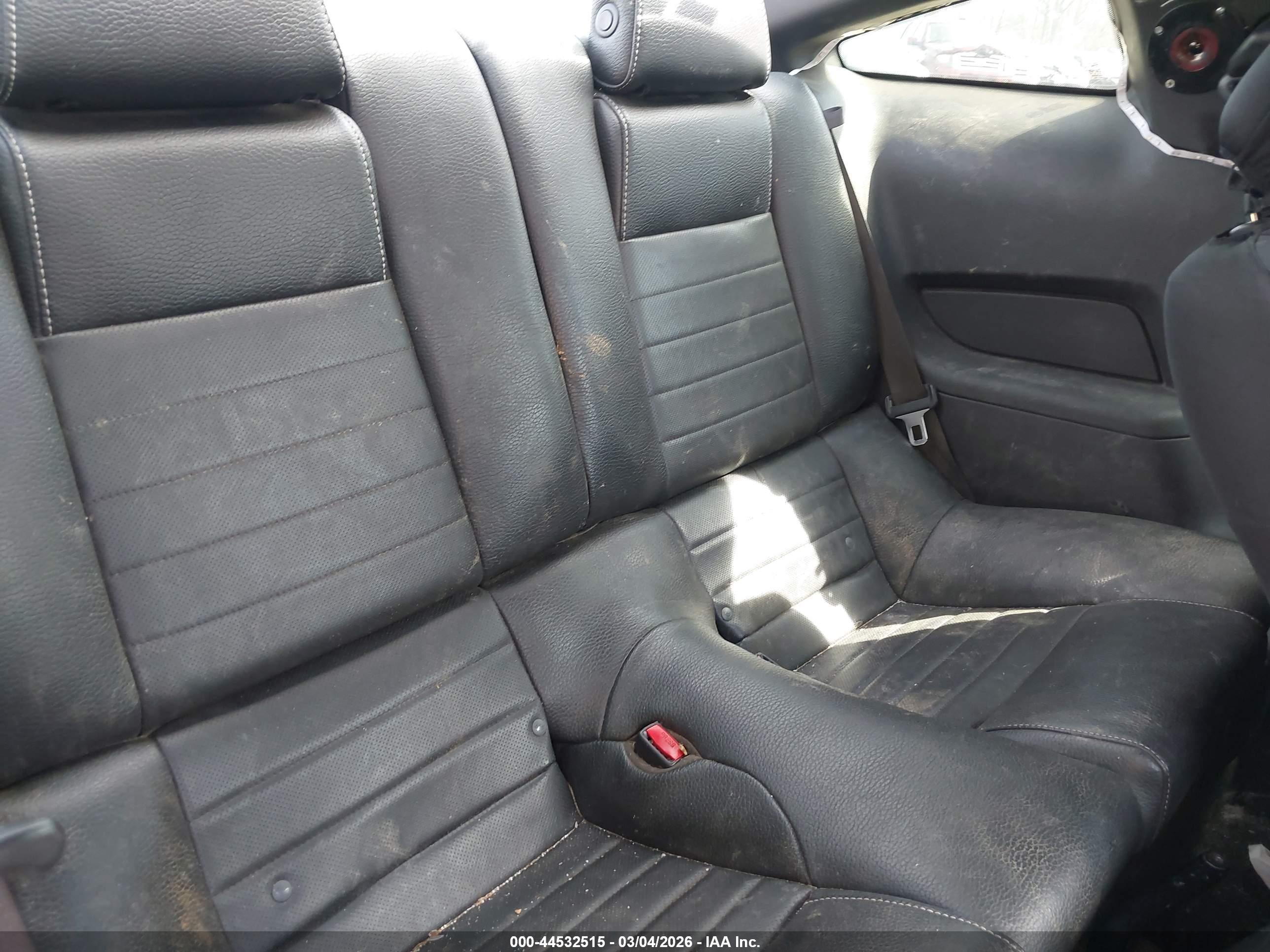 FORD MUSTANG image 8