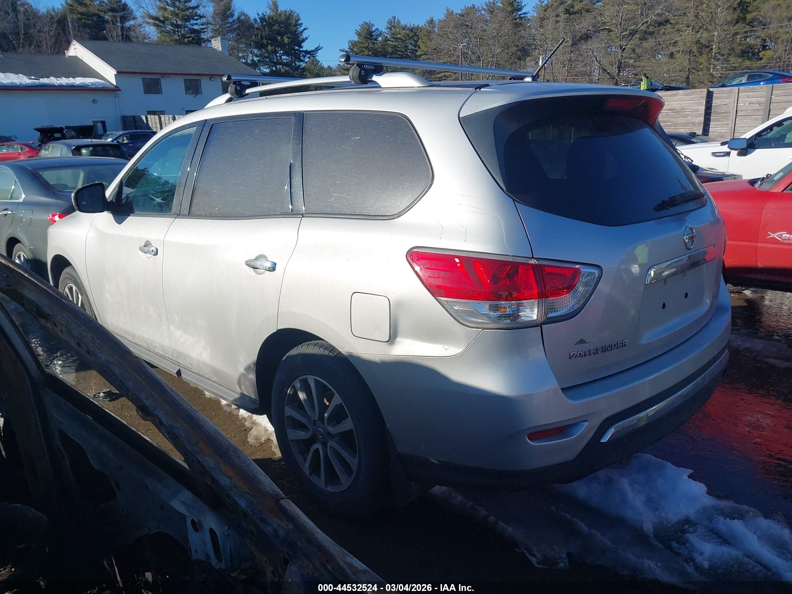 NISSAN PATHFINDER image 3