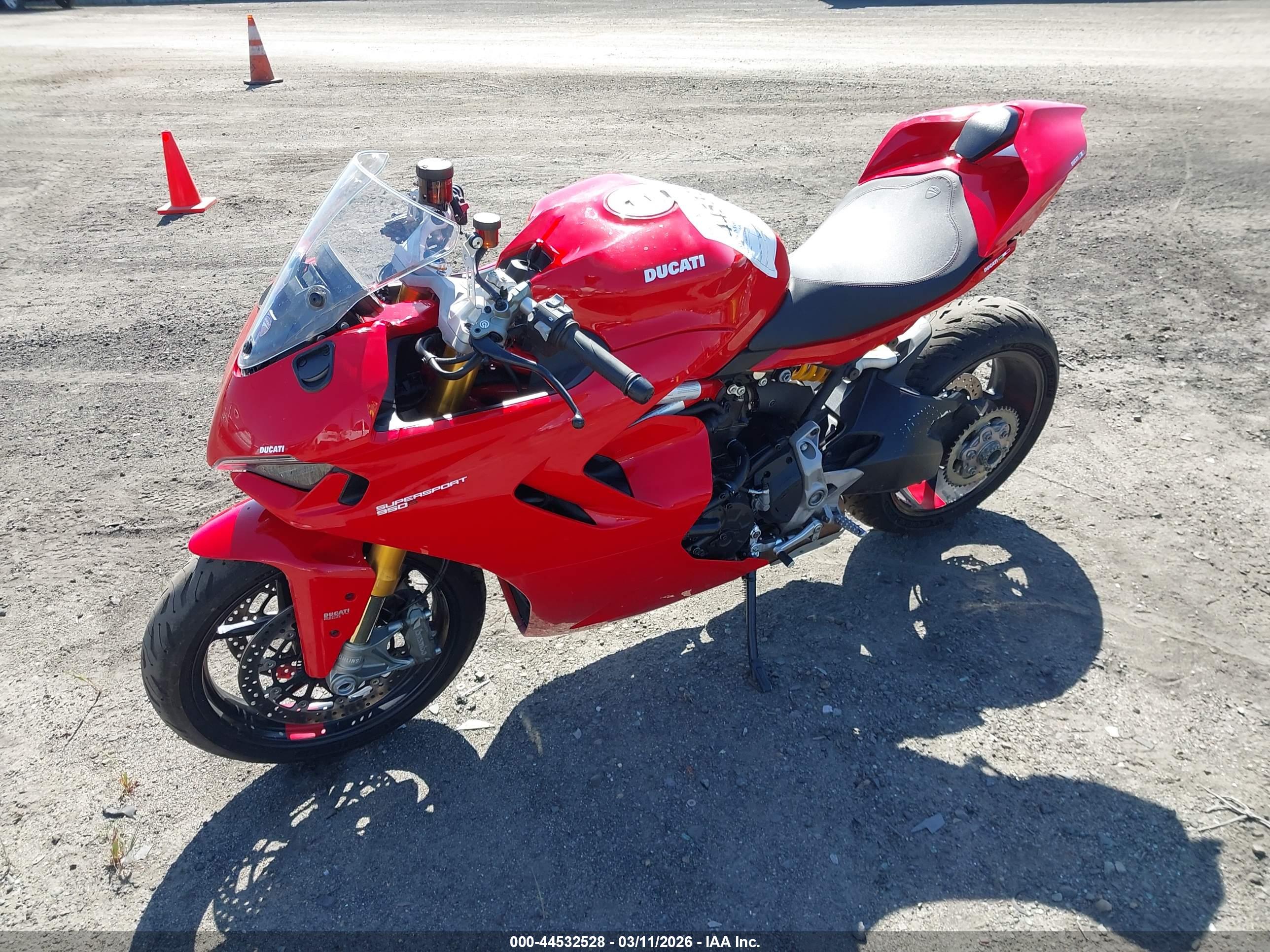 DUCATI SUPERSPORT image 2
