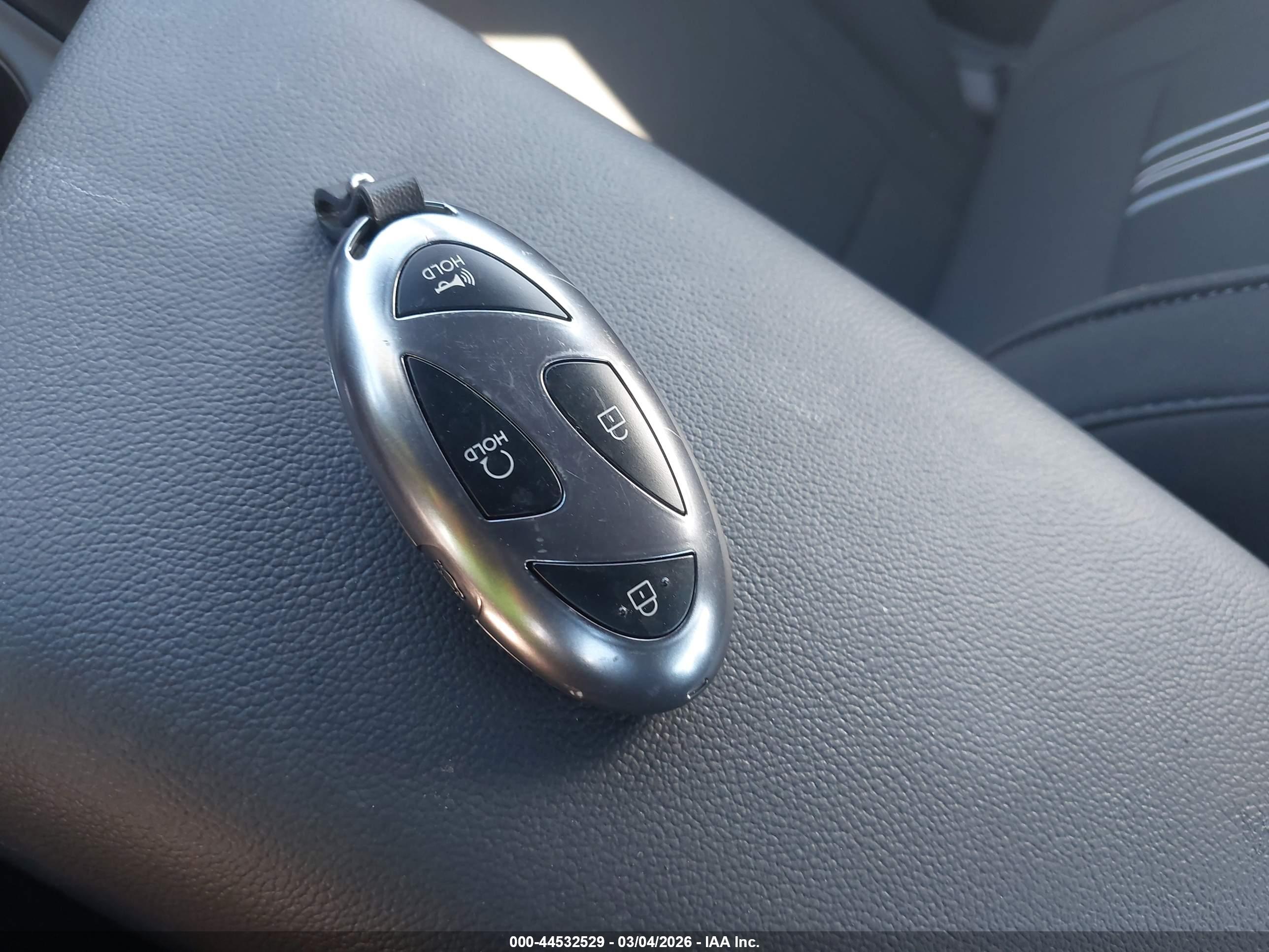 HYUNDAI ELANTRA image 11