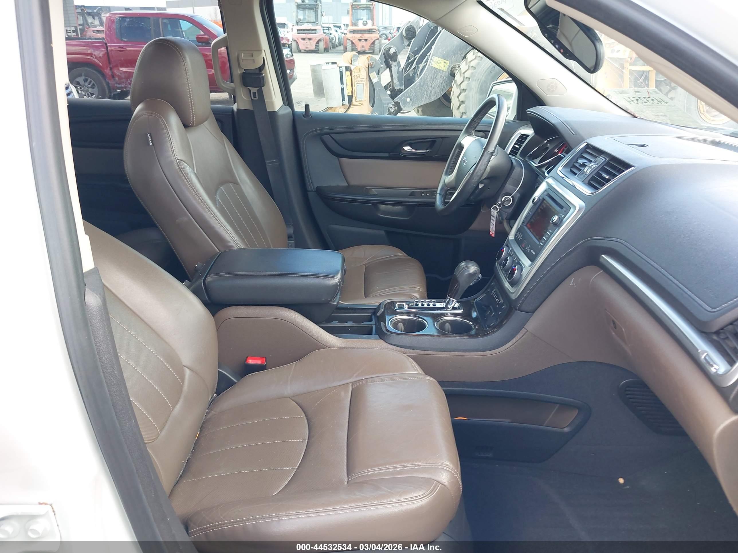 GMC ACADIA image 5