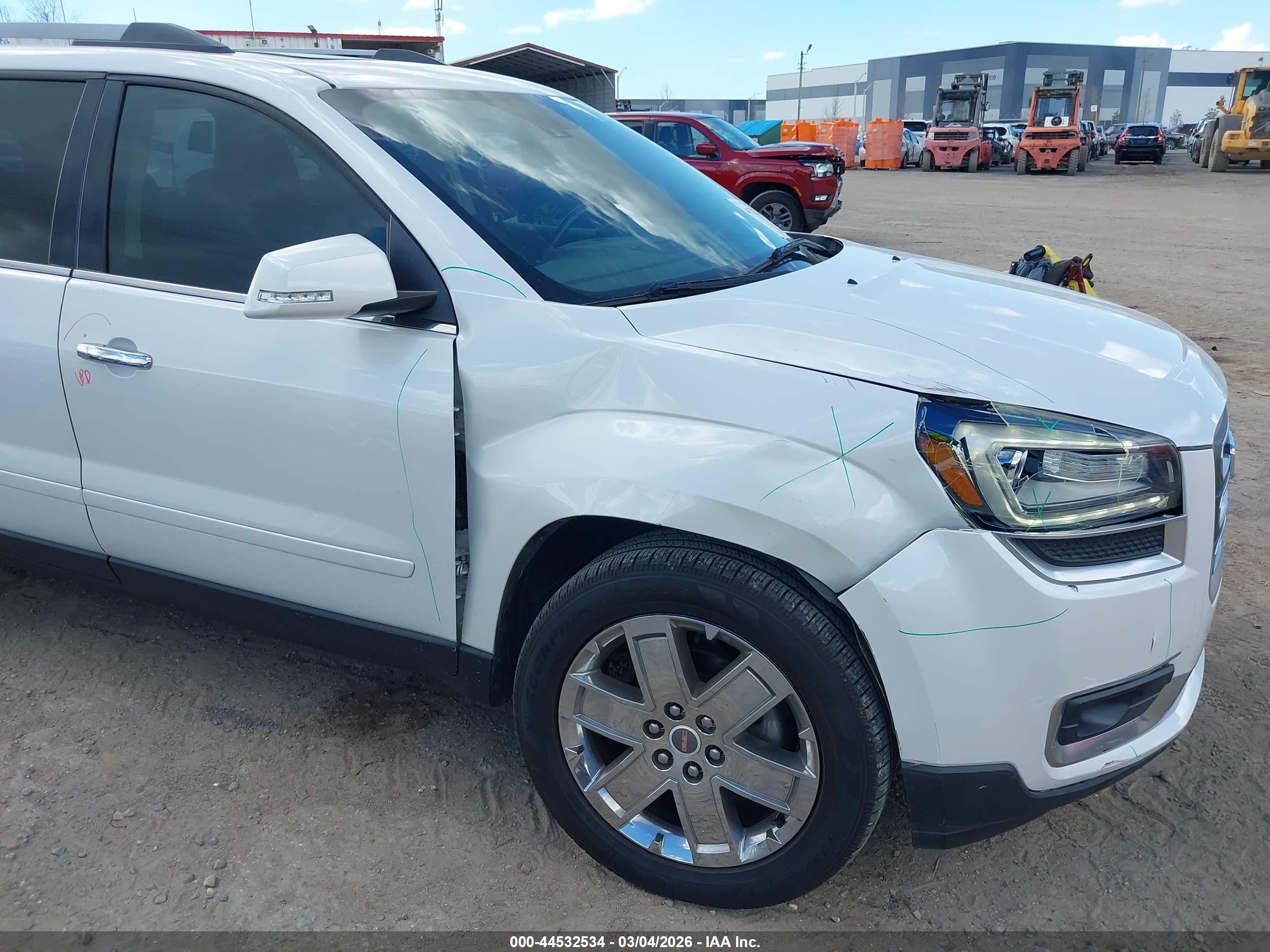 GMC ACADIA image 6