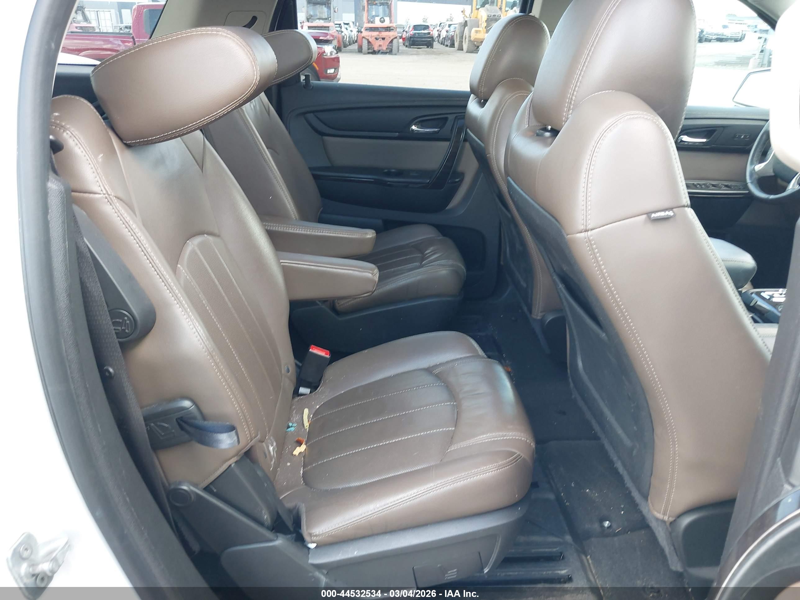GMC ACADIA image 8