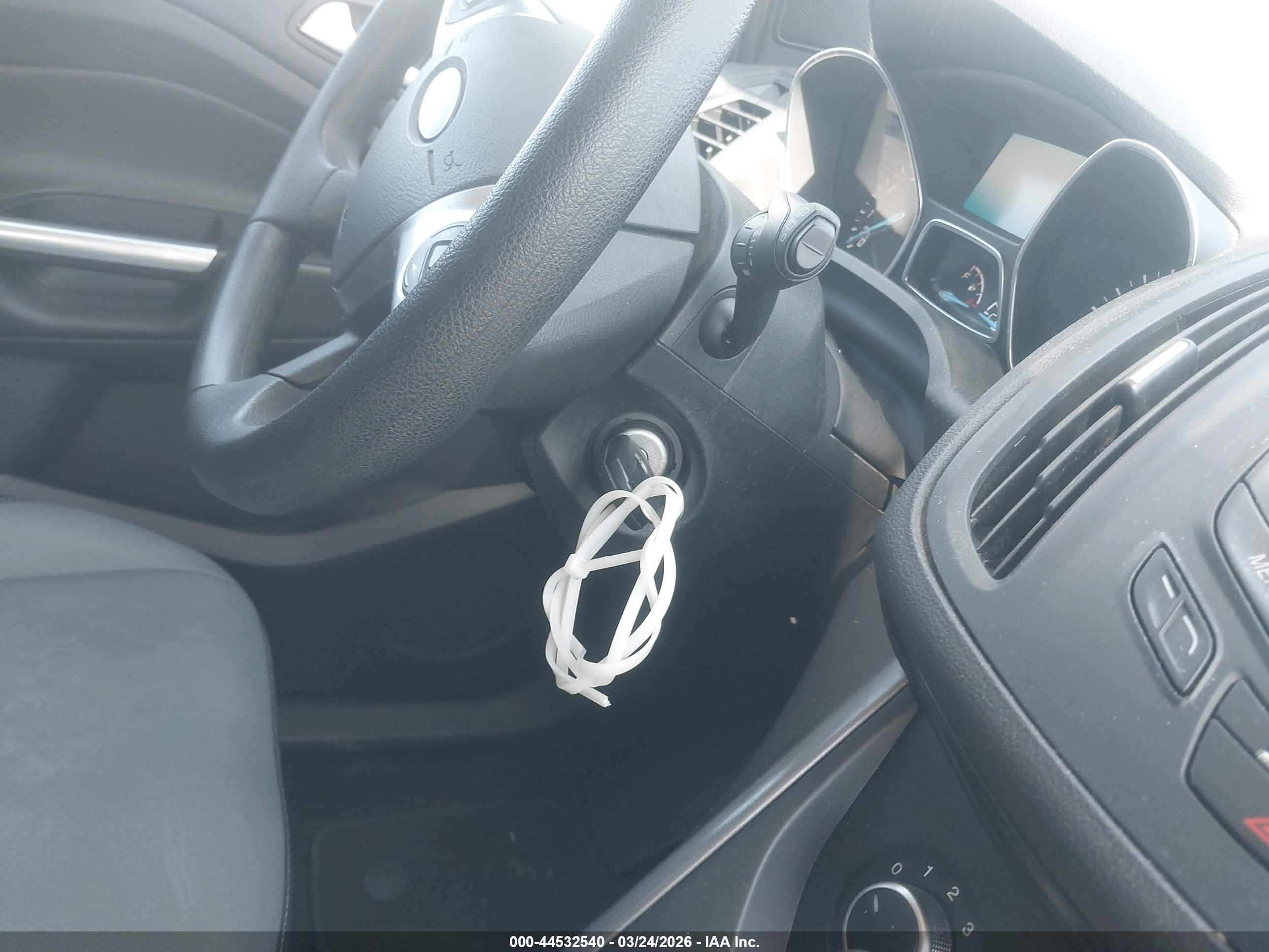 FORD ESCAPE image 11