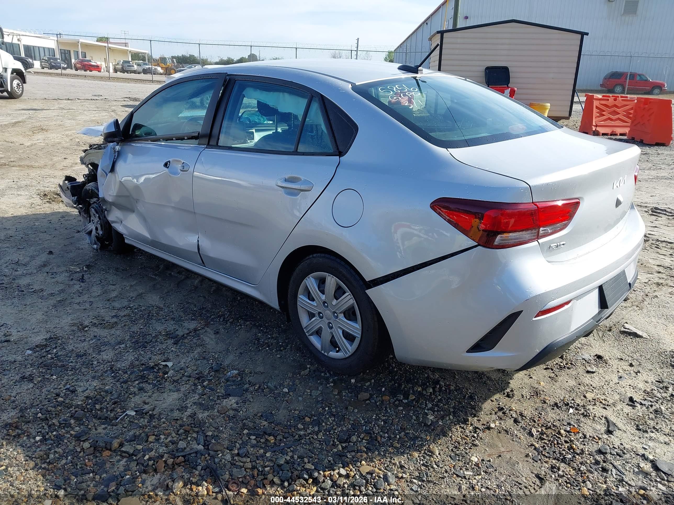 KIA RIO image 3