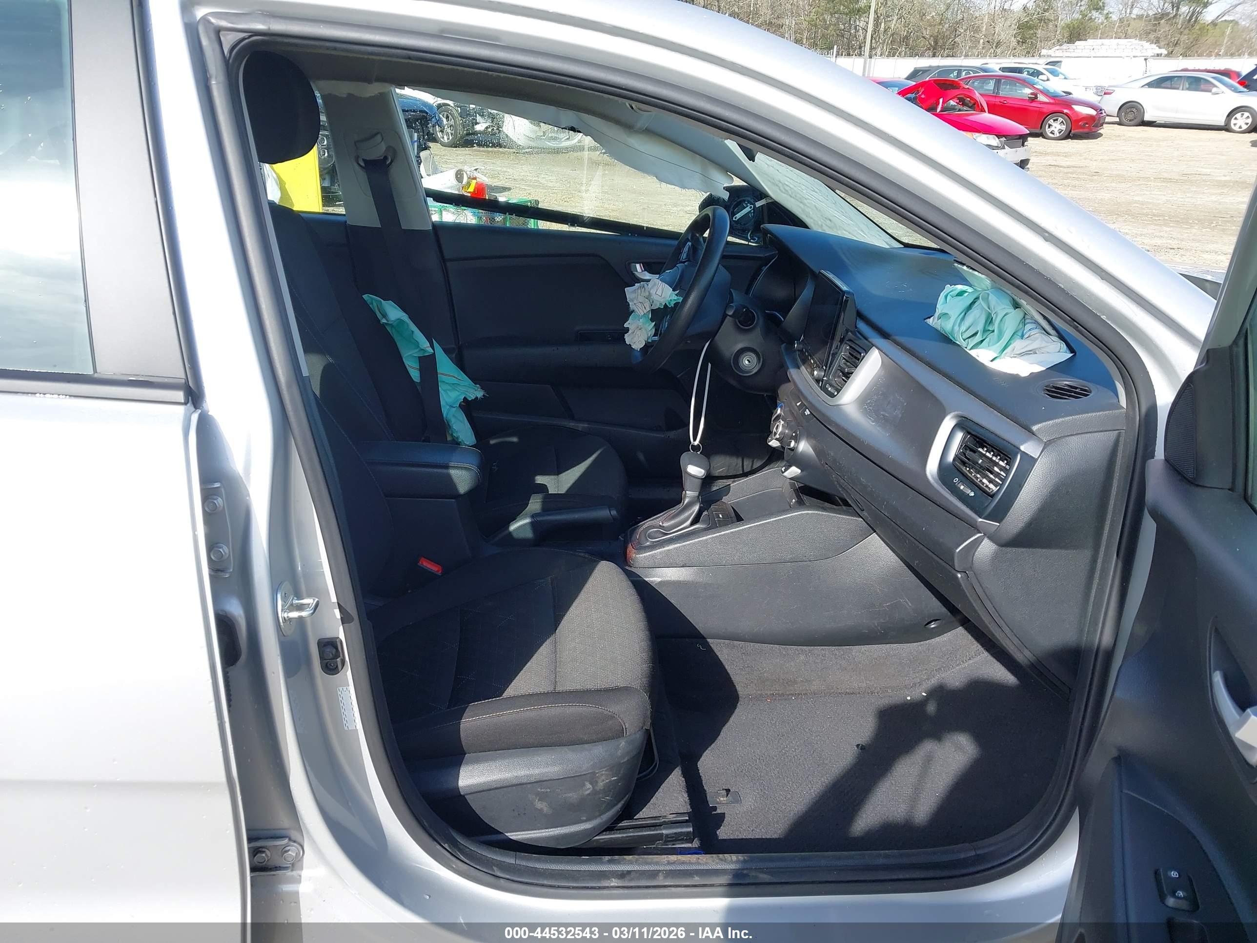 KIA RIO image 5