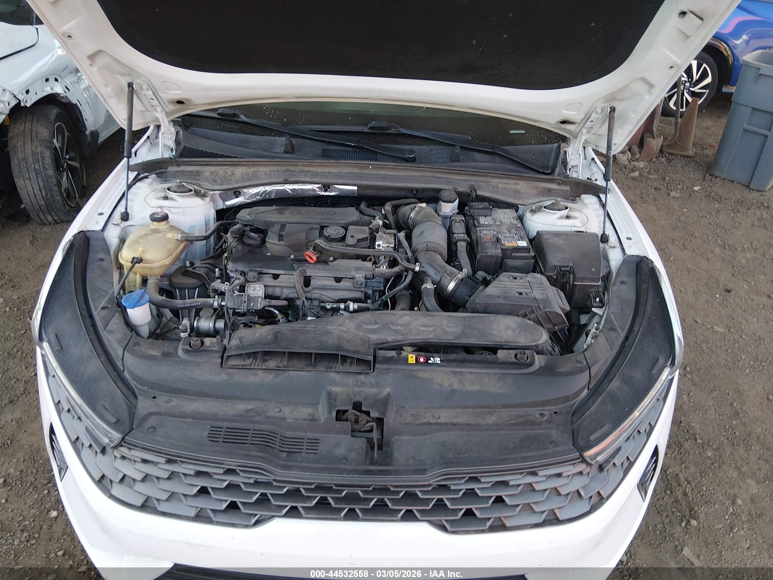KIA K5 image 10