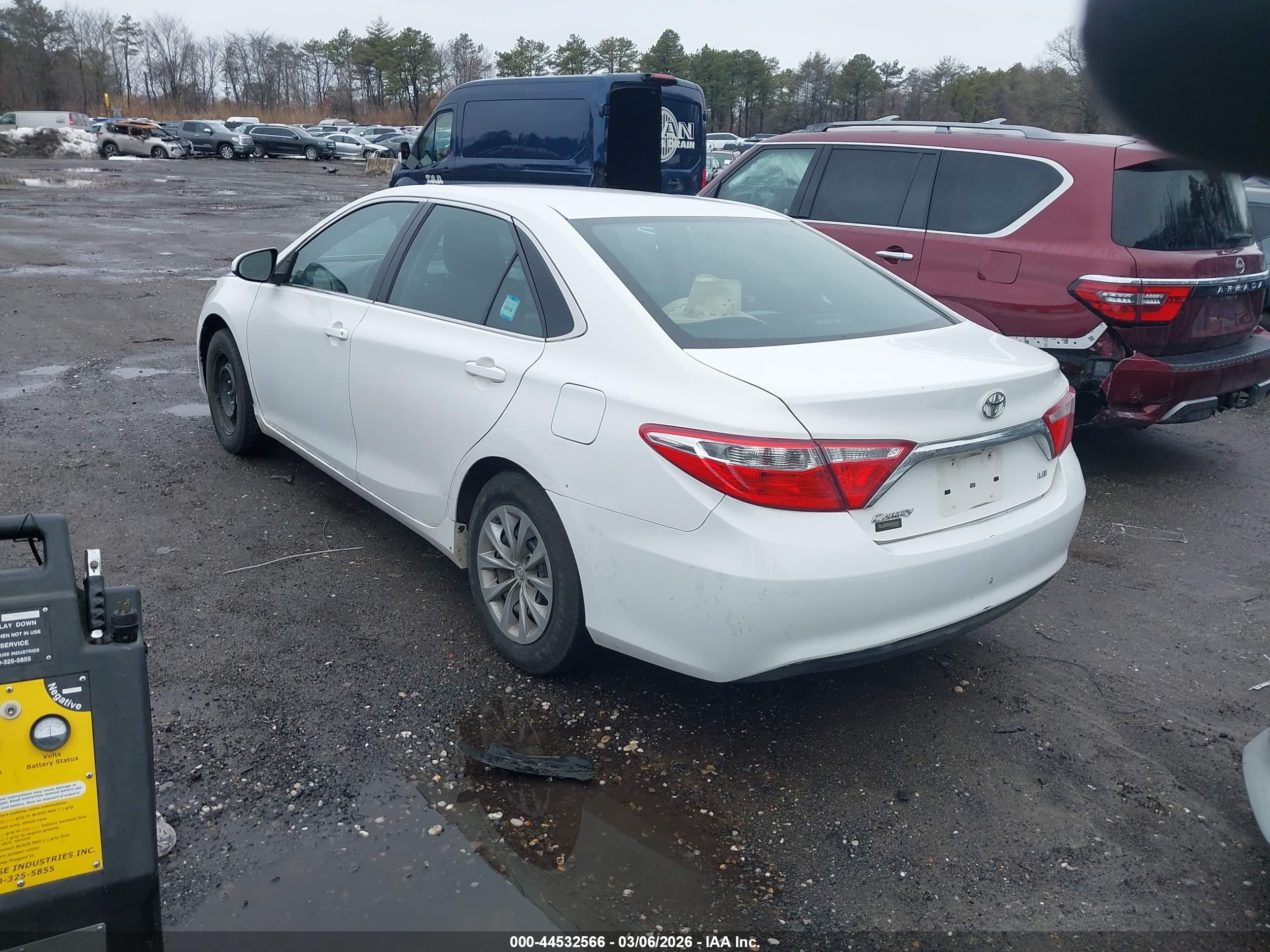 TOYOTA CAMRY image 3