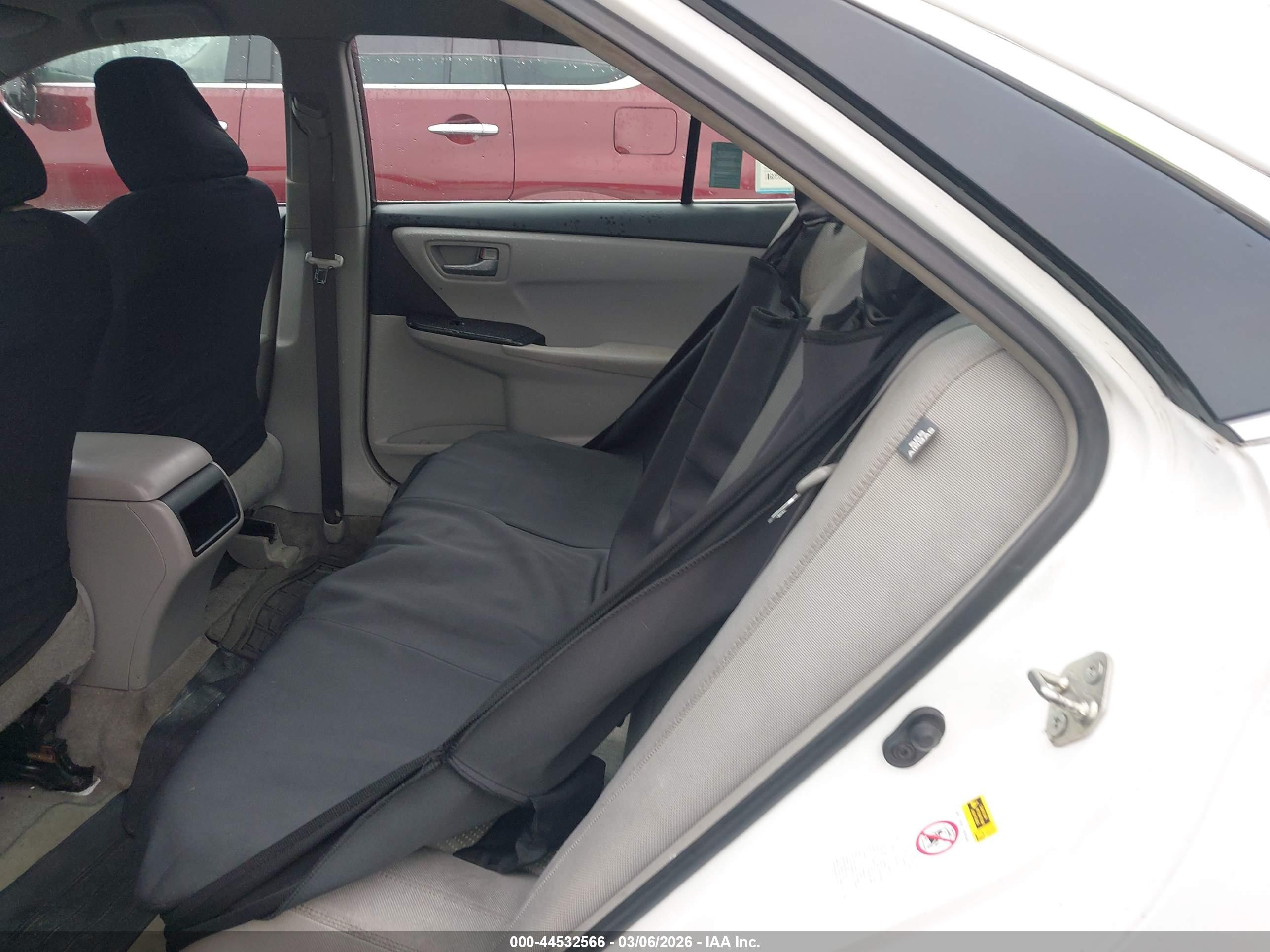 TOYOTA CAMRY image 8