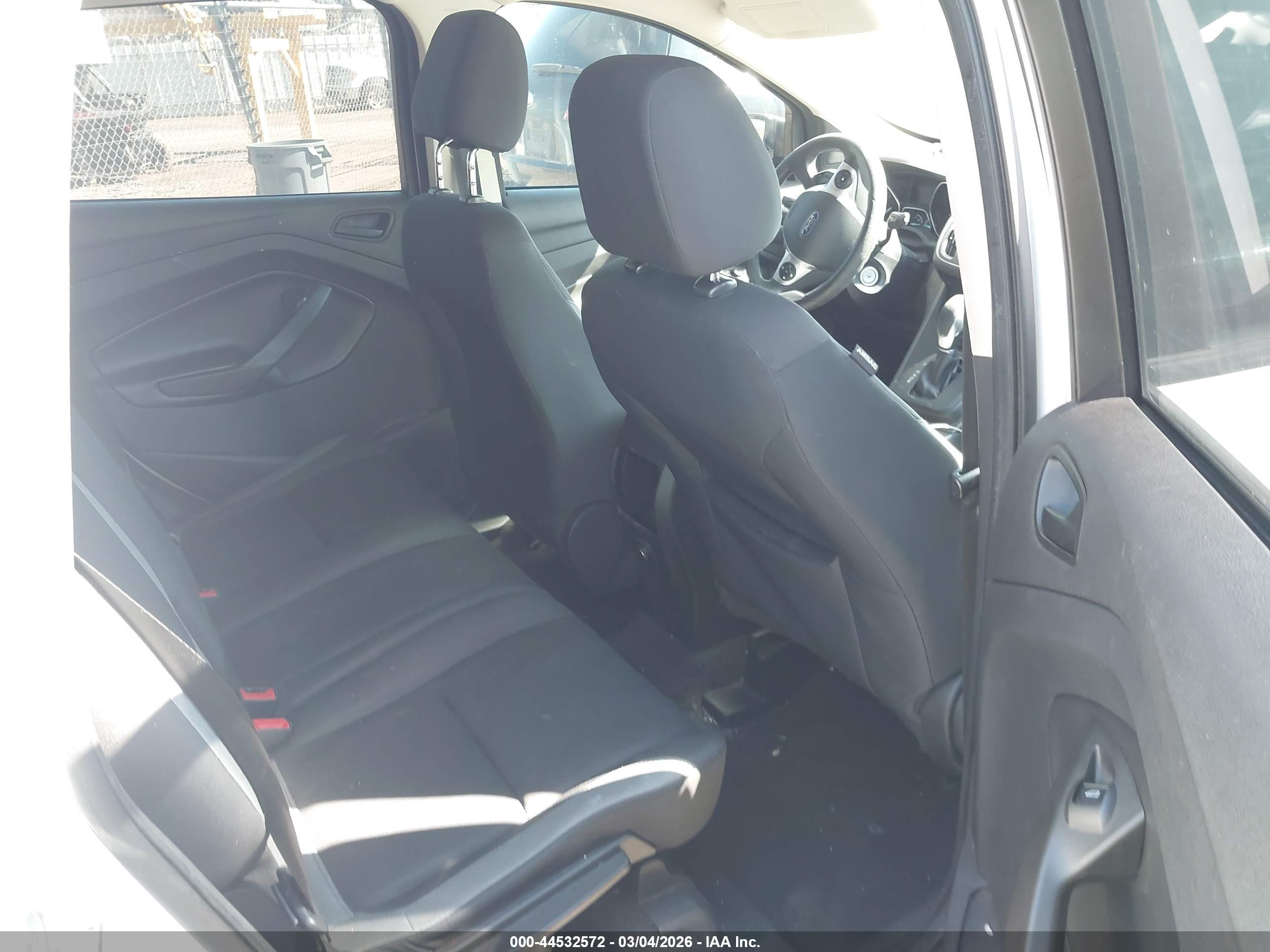 FORD ESCAPE image 8
