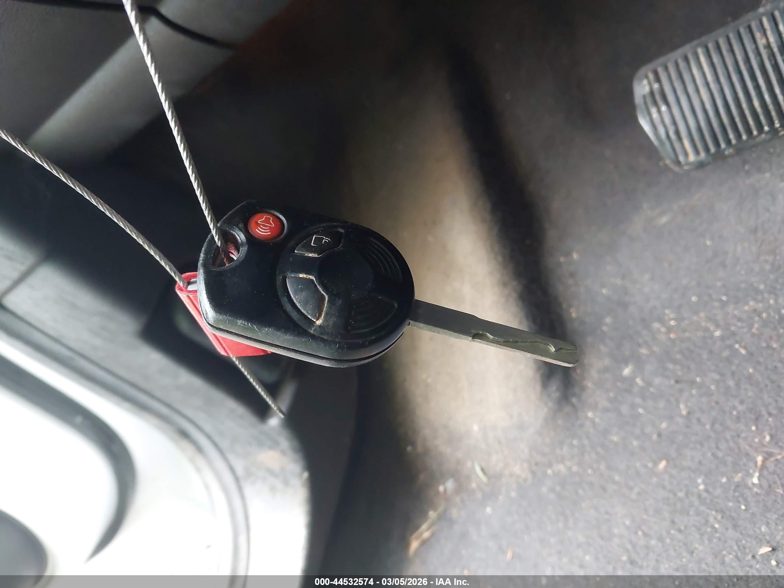 FORD ESCAPE image 11