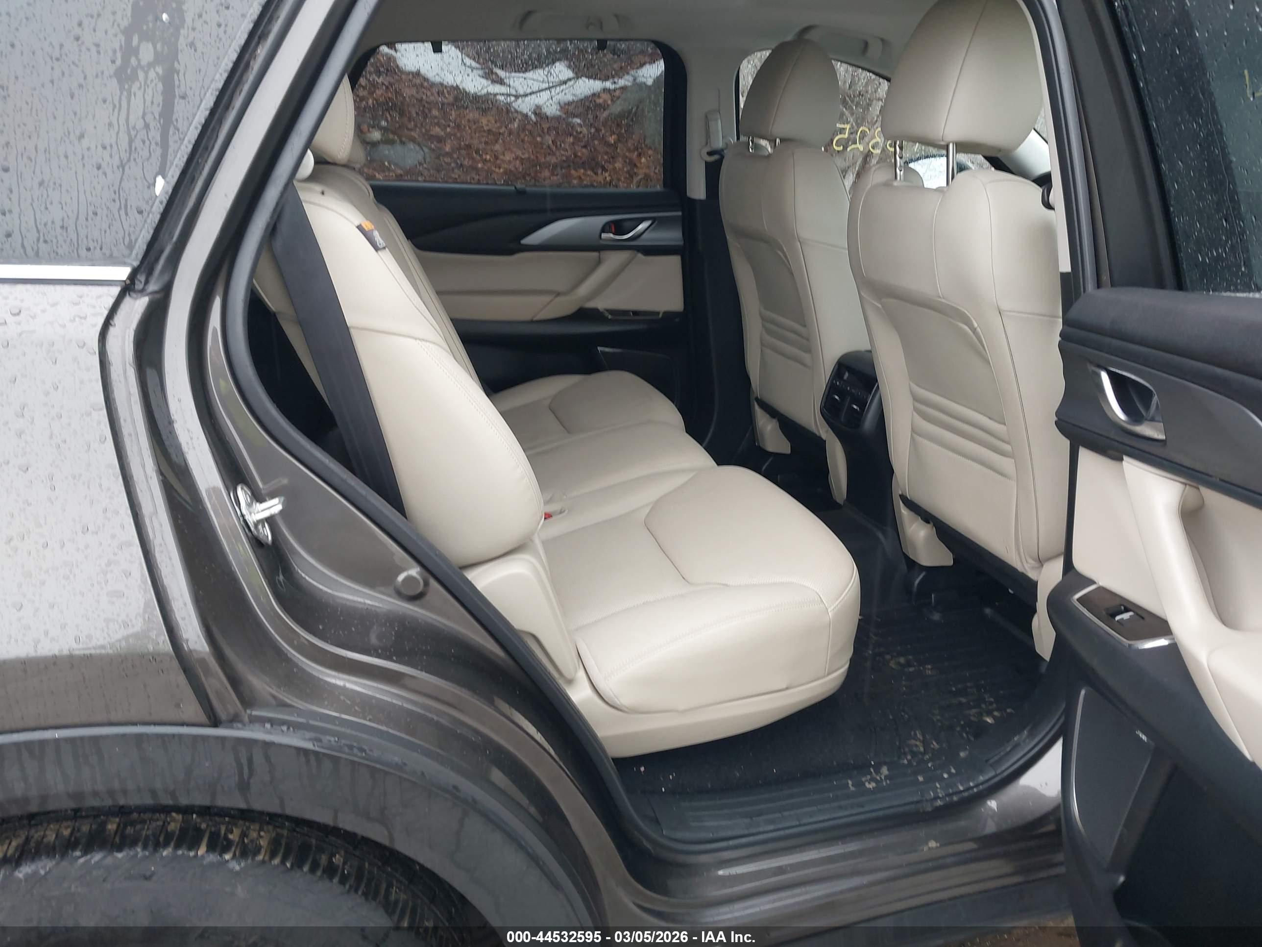 MAZDA CX-9 image 8