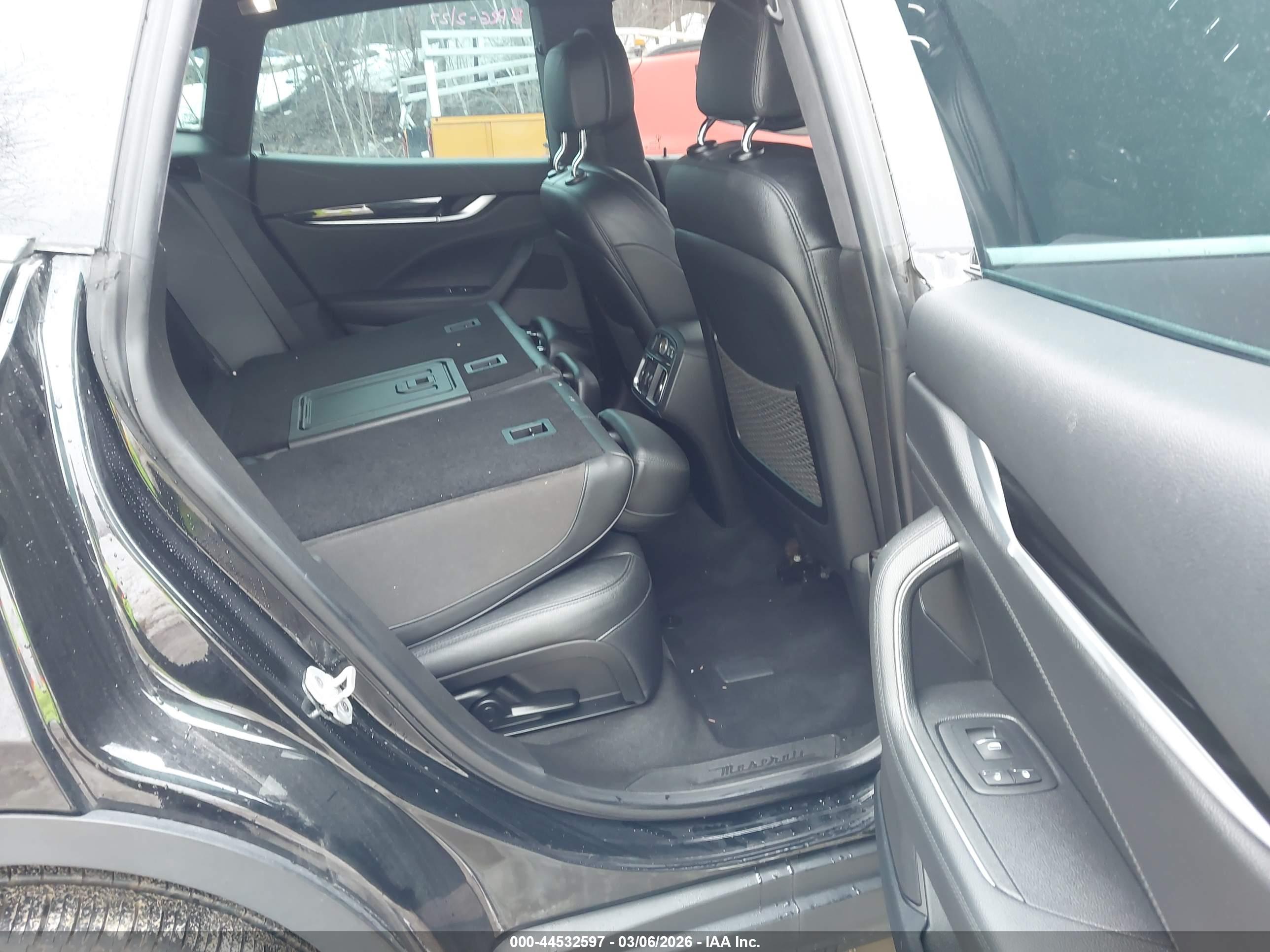 MASERATI LEVANTE image 8