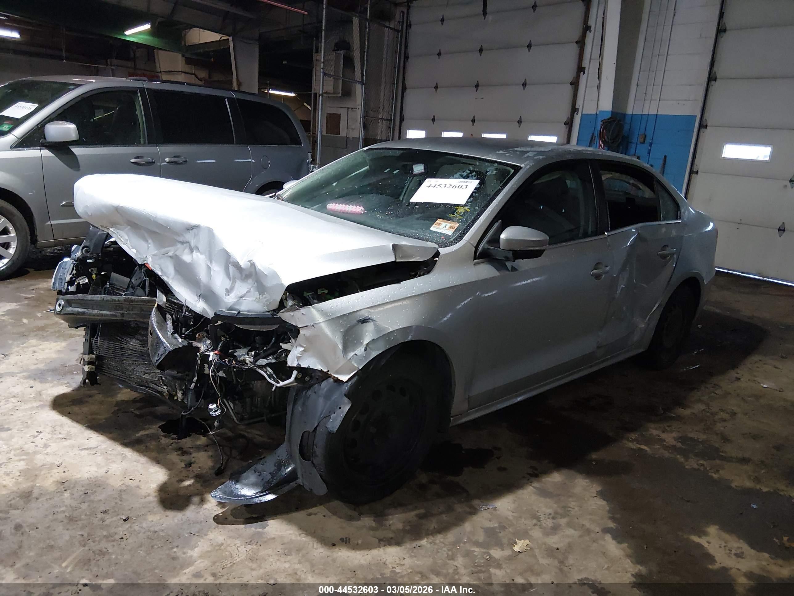 VOLKSWAGEN JETTA image 2