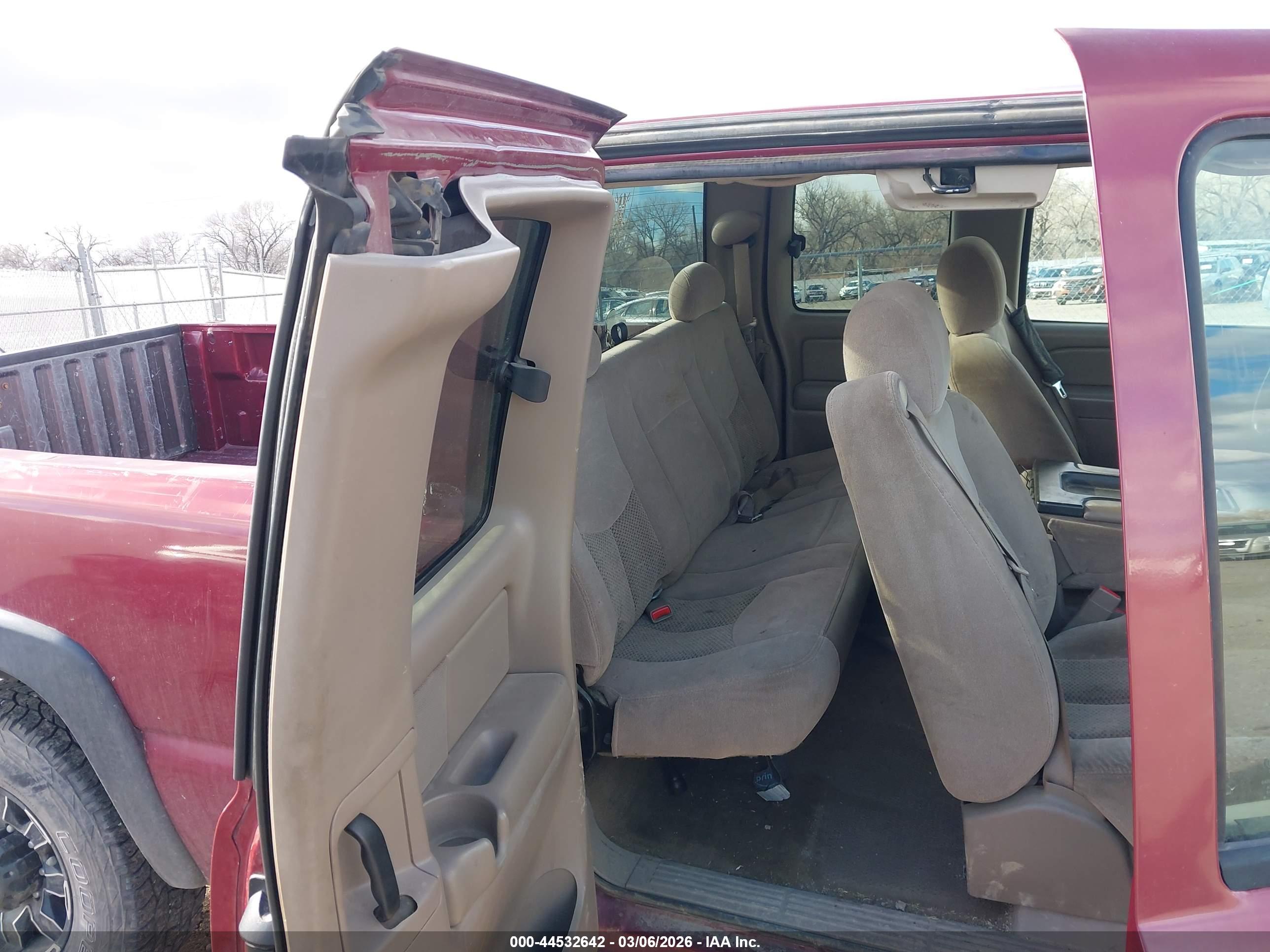 CHEVROLET SILVERADO image 8