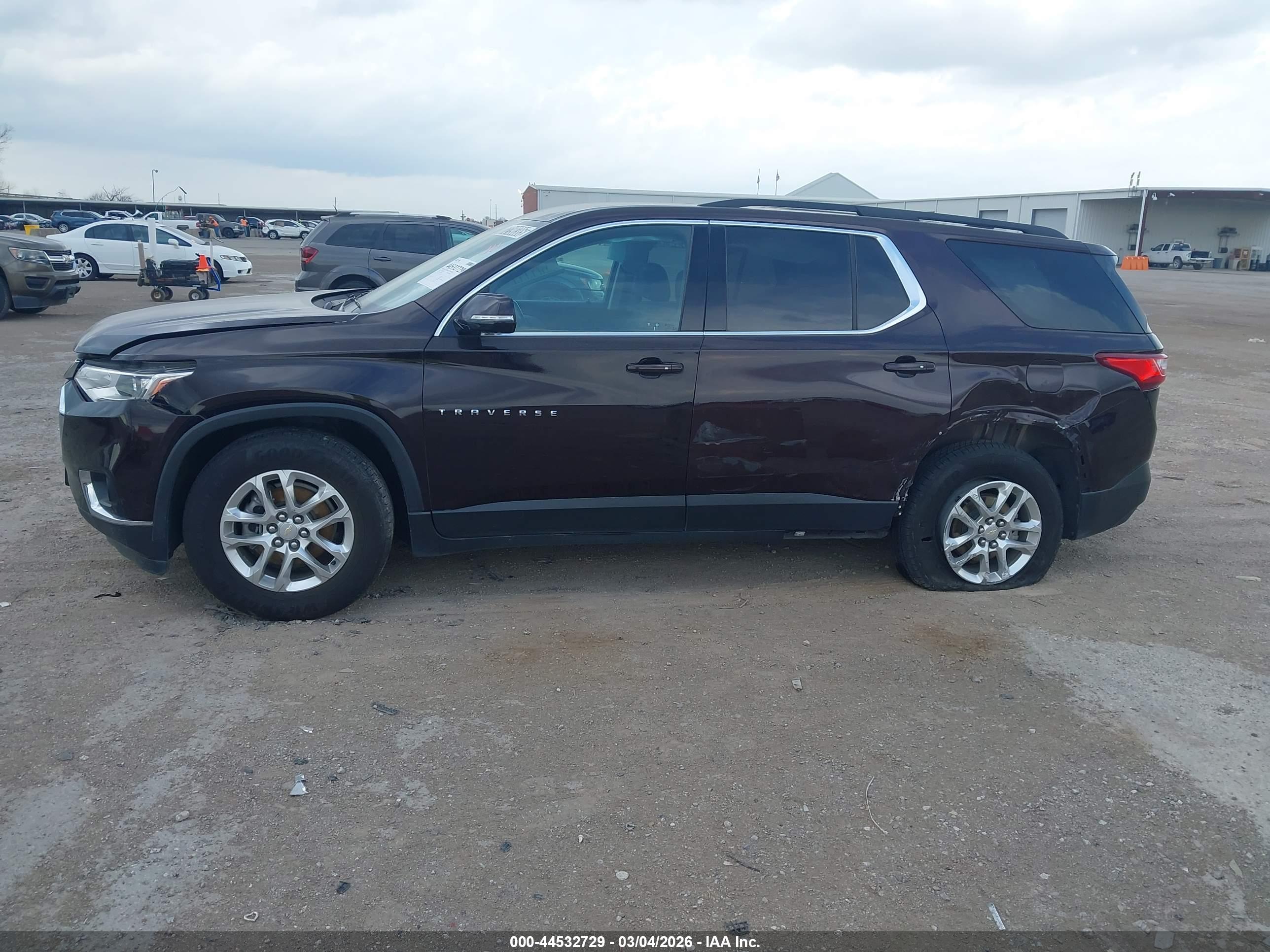 CHEVROLET TRAVERSE image 6