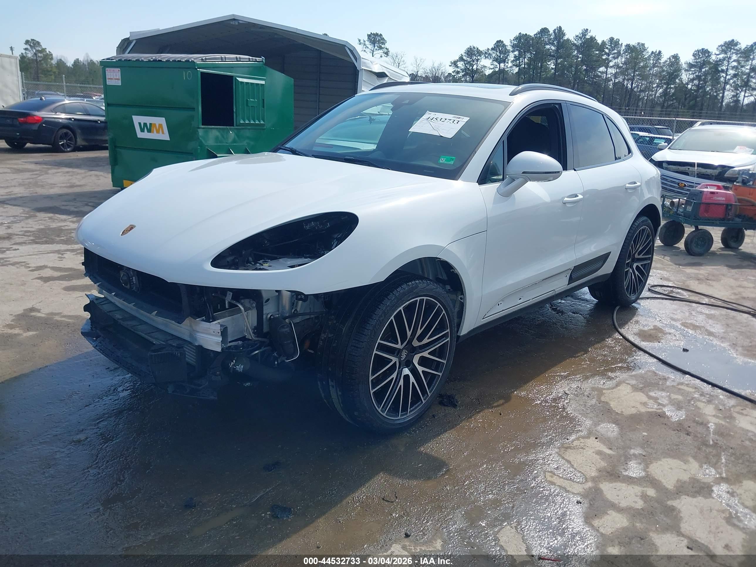 PORSCHE MACAN image 2