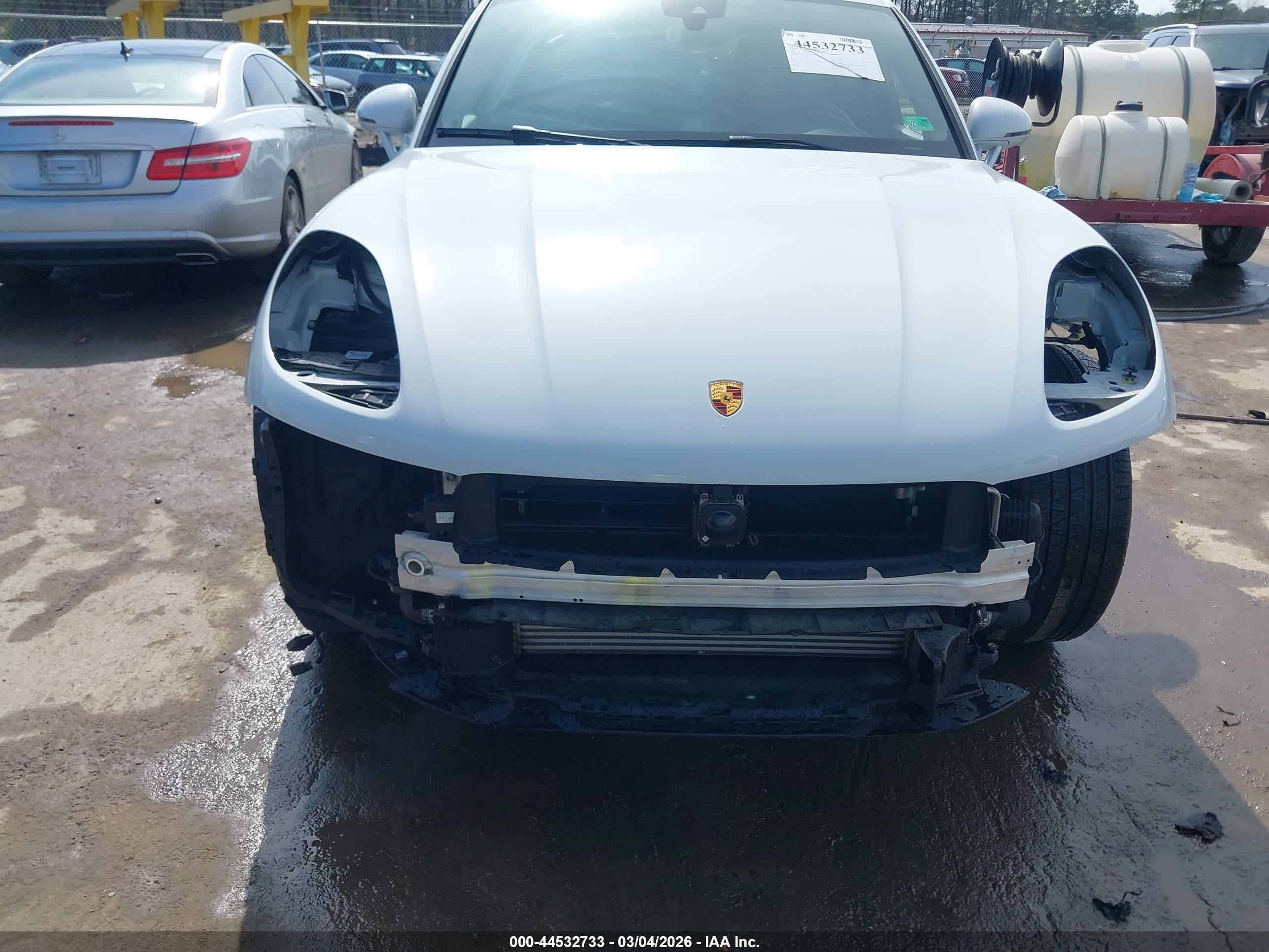 PORSCHE MACAN image 6