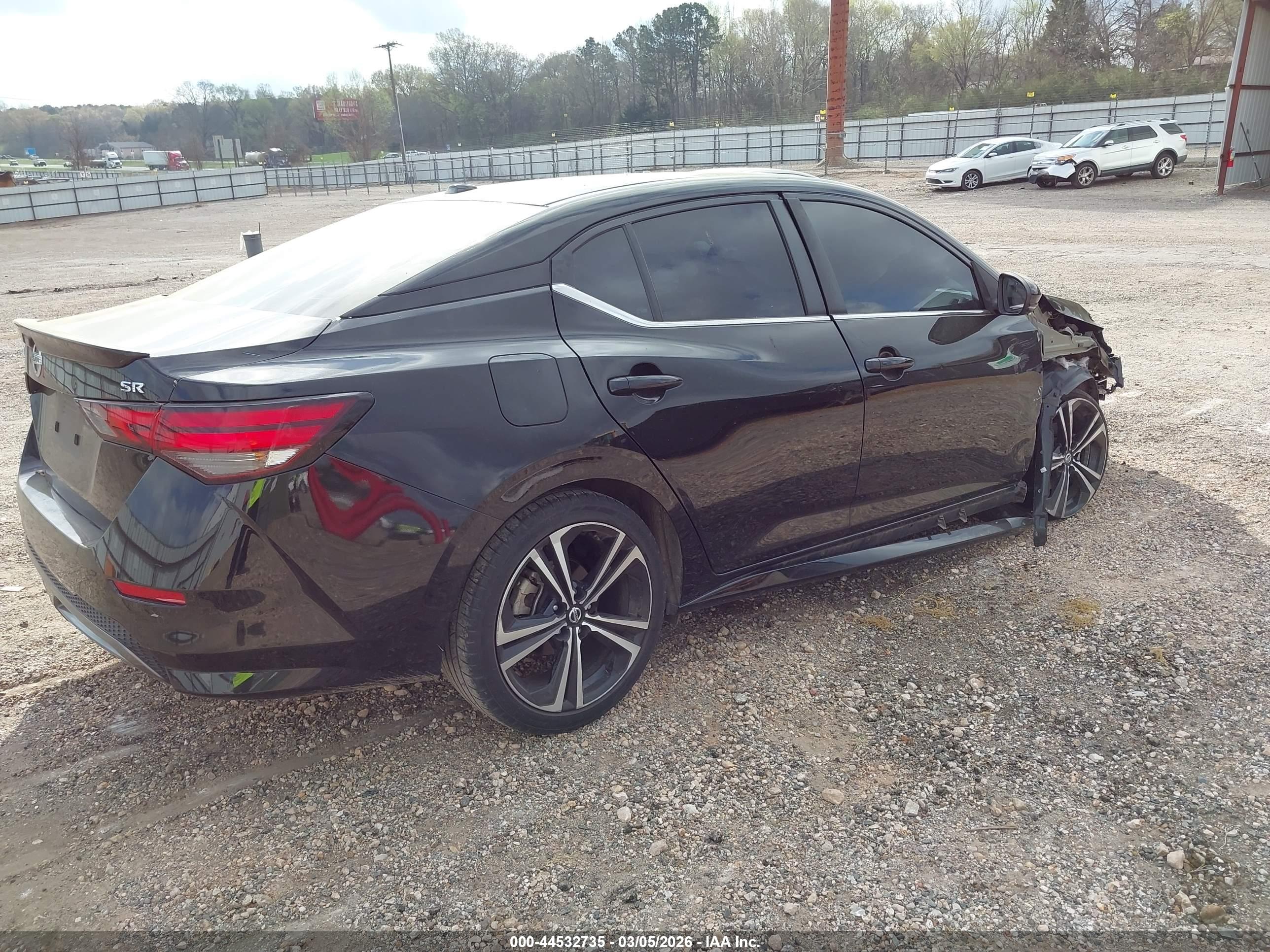 NISSAN SENTRA image 4