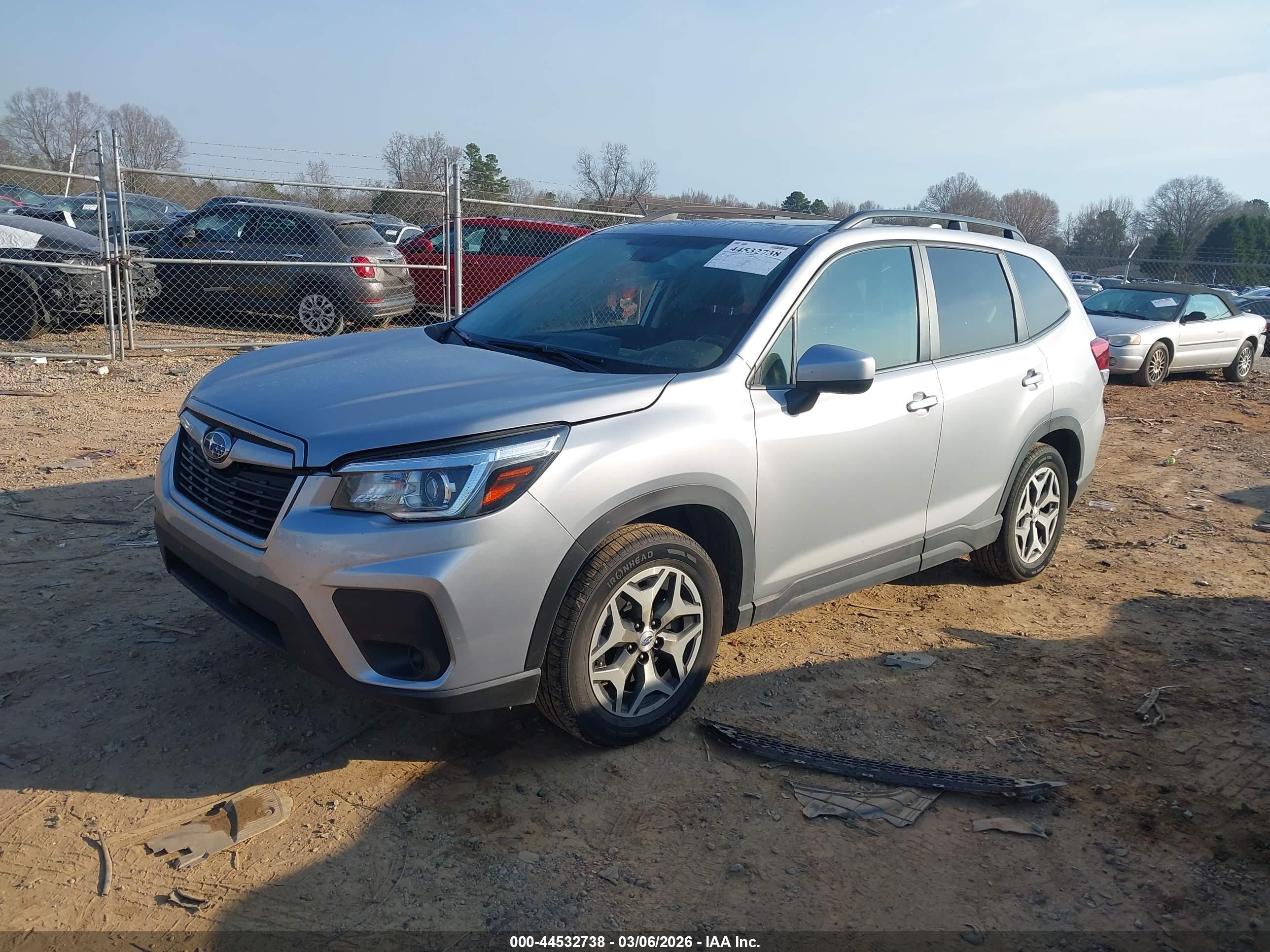 SUBARU FORESTER image 2