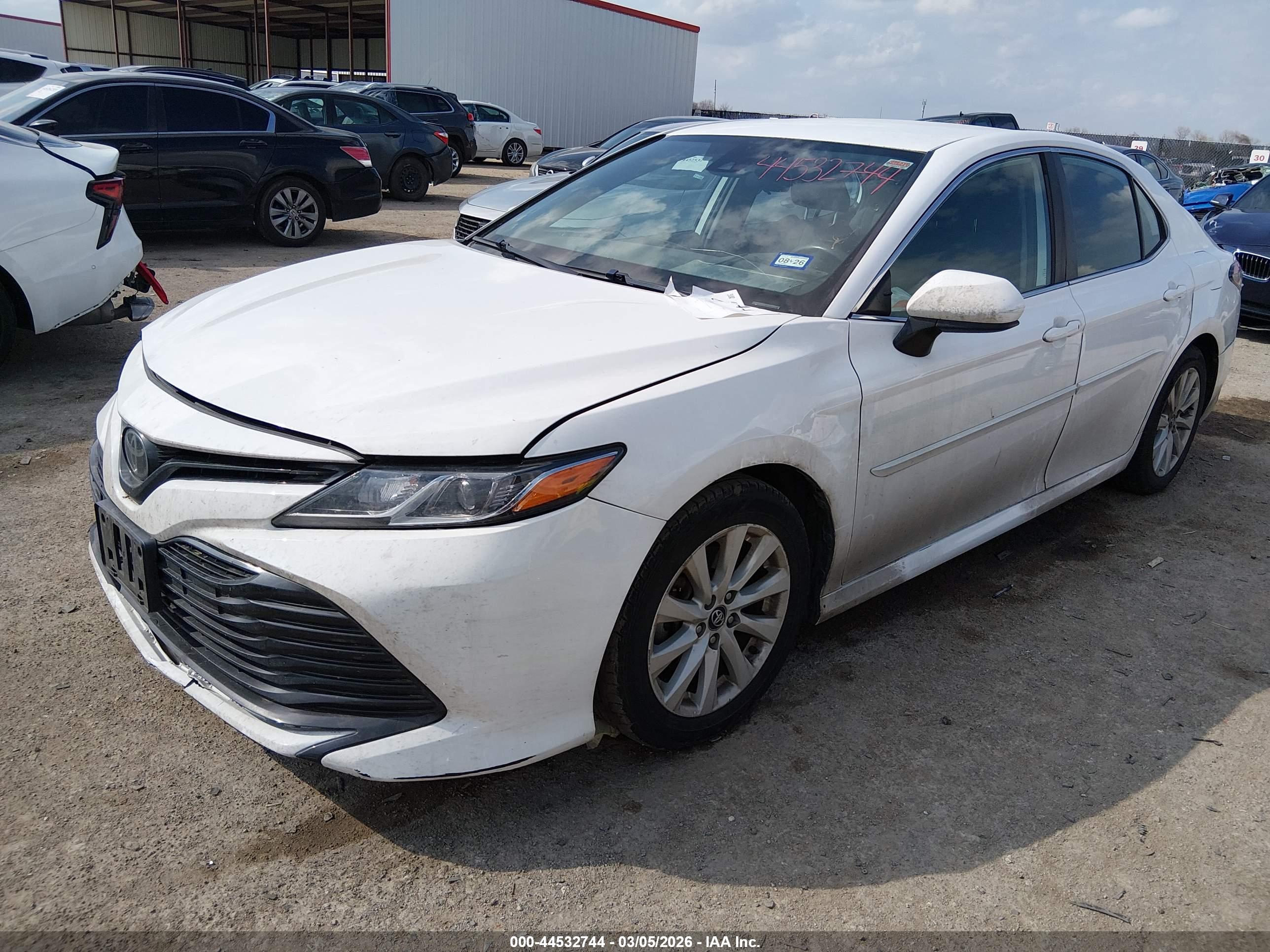 TOYOTA CAMRY image 2