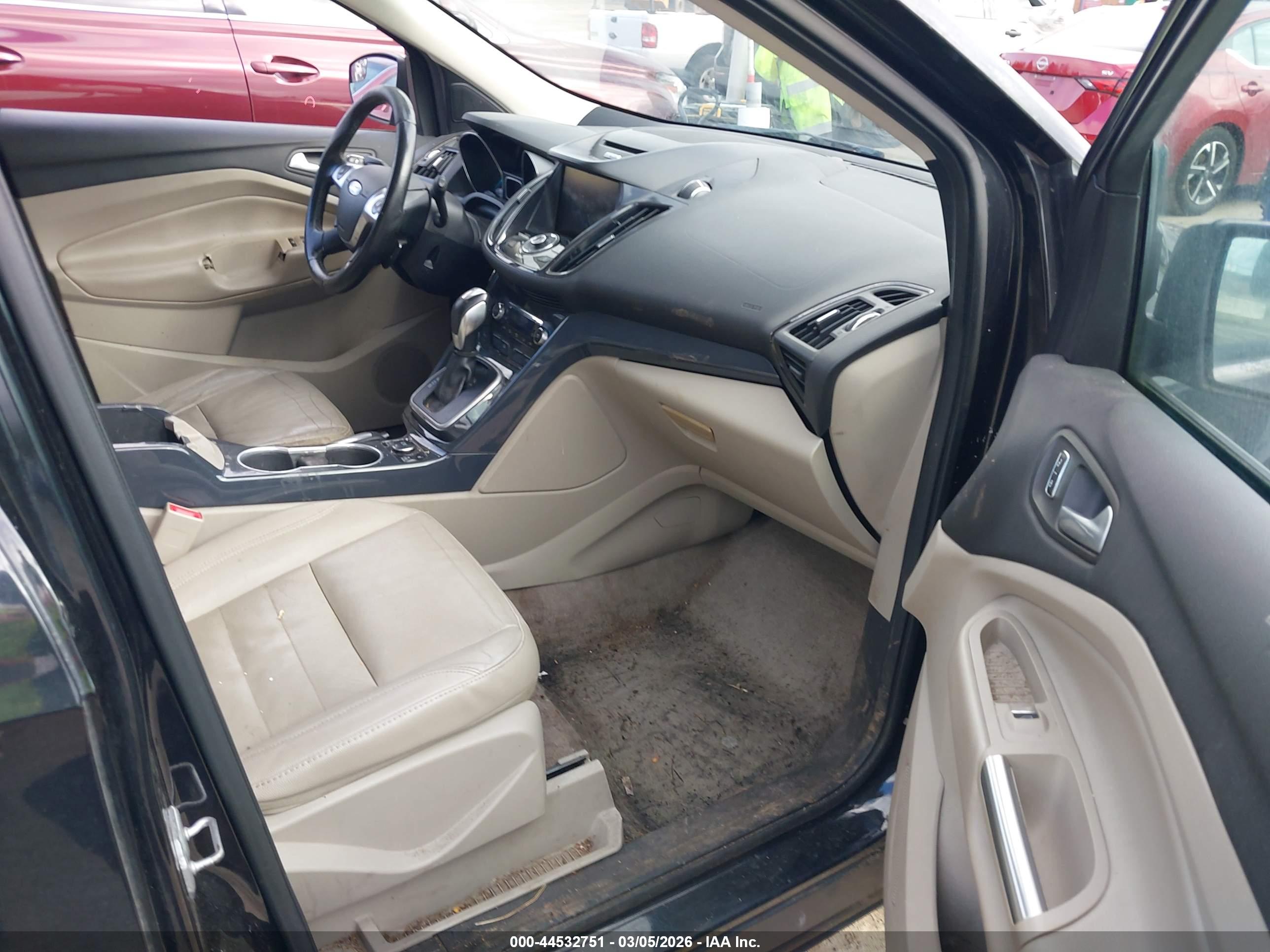 FORD ESCAPE image 5