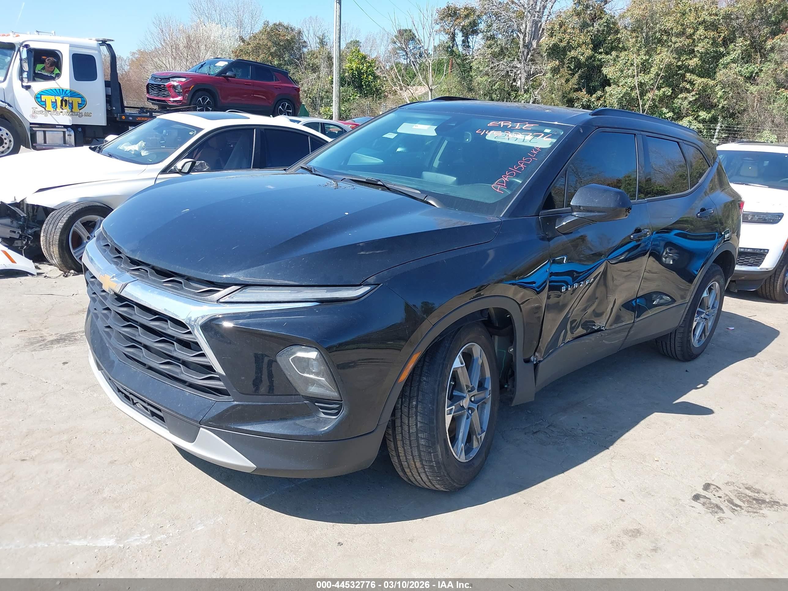 CHEVROLET BLAZER image 2