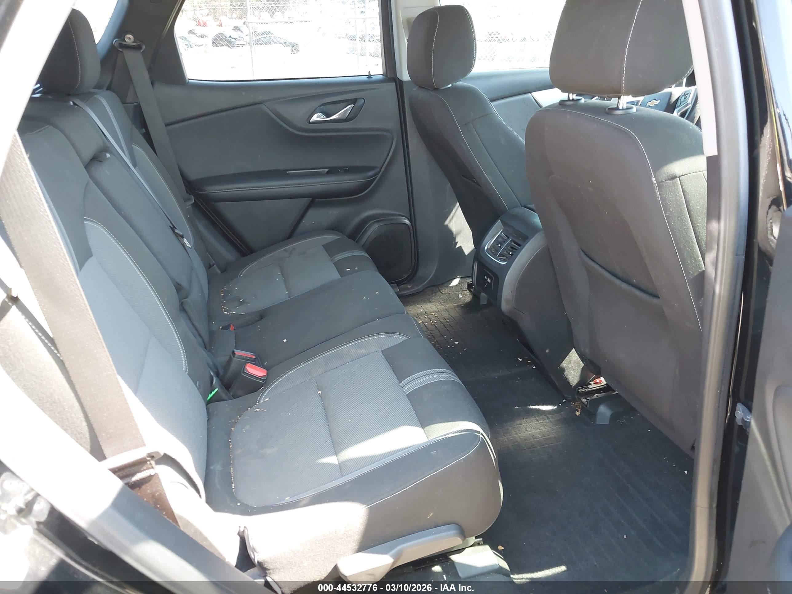 CHEVROLET BLAZER image 8