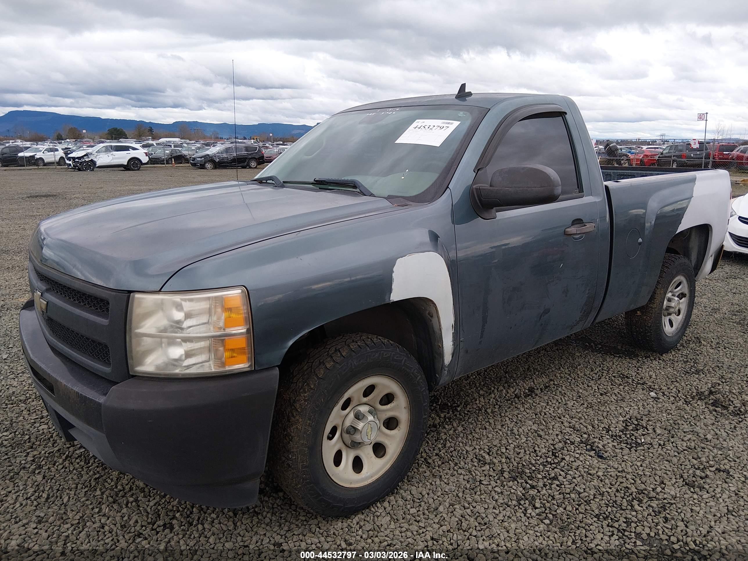 CHEVROLET SILVERADO image 2