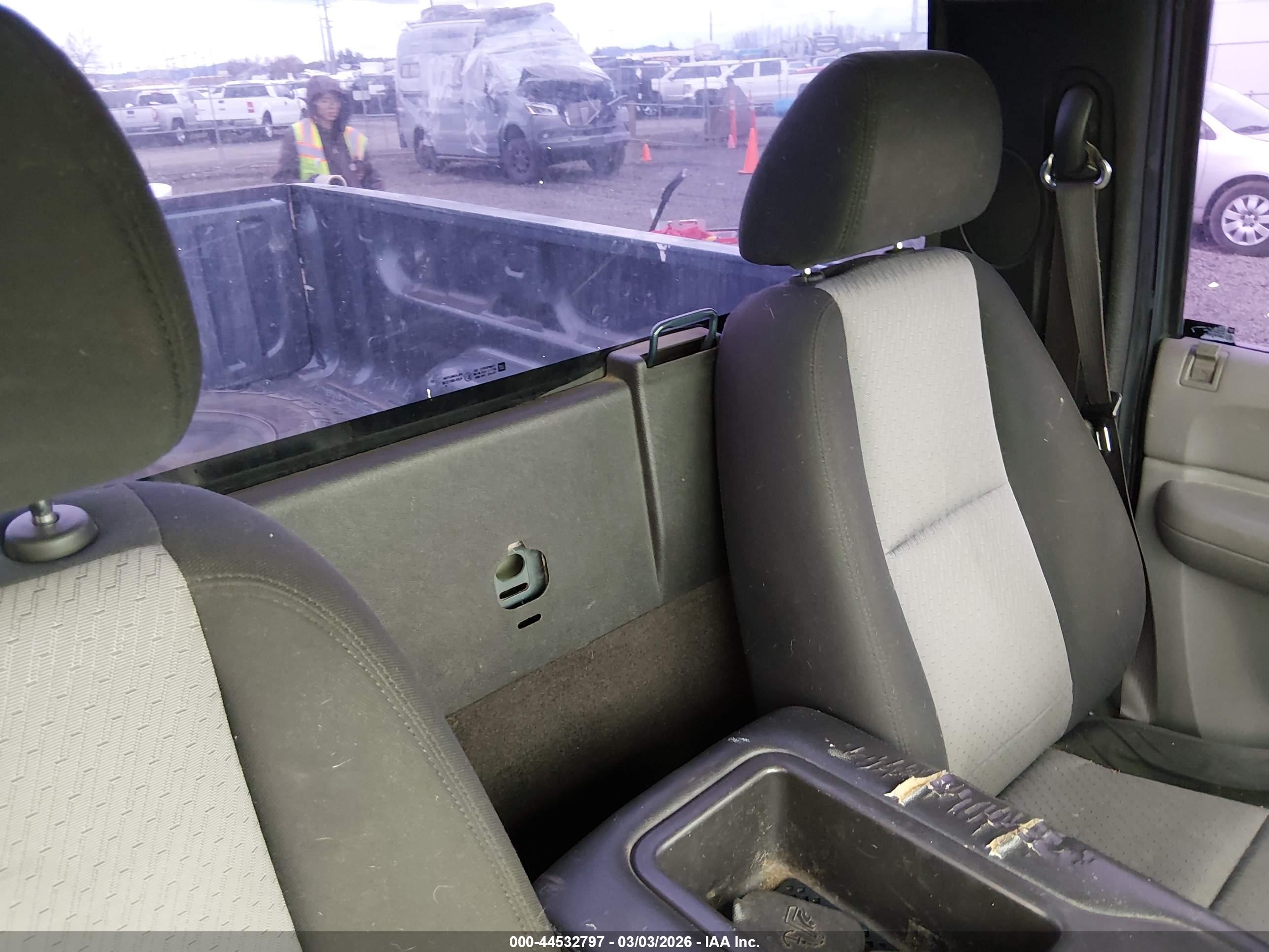 CHEVROLET SILVERADO image 8