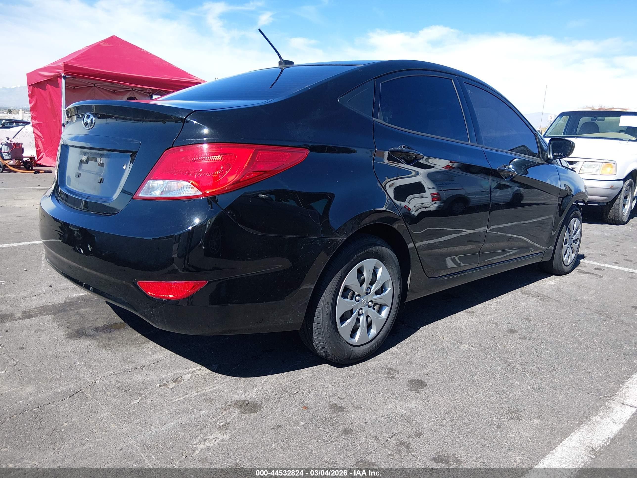 HYUNDAI ACCENT image 4