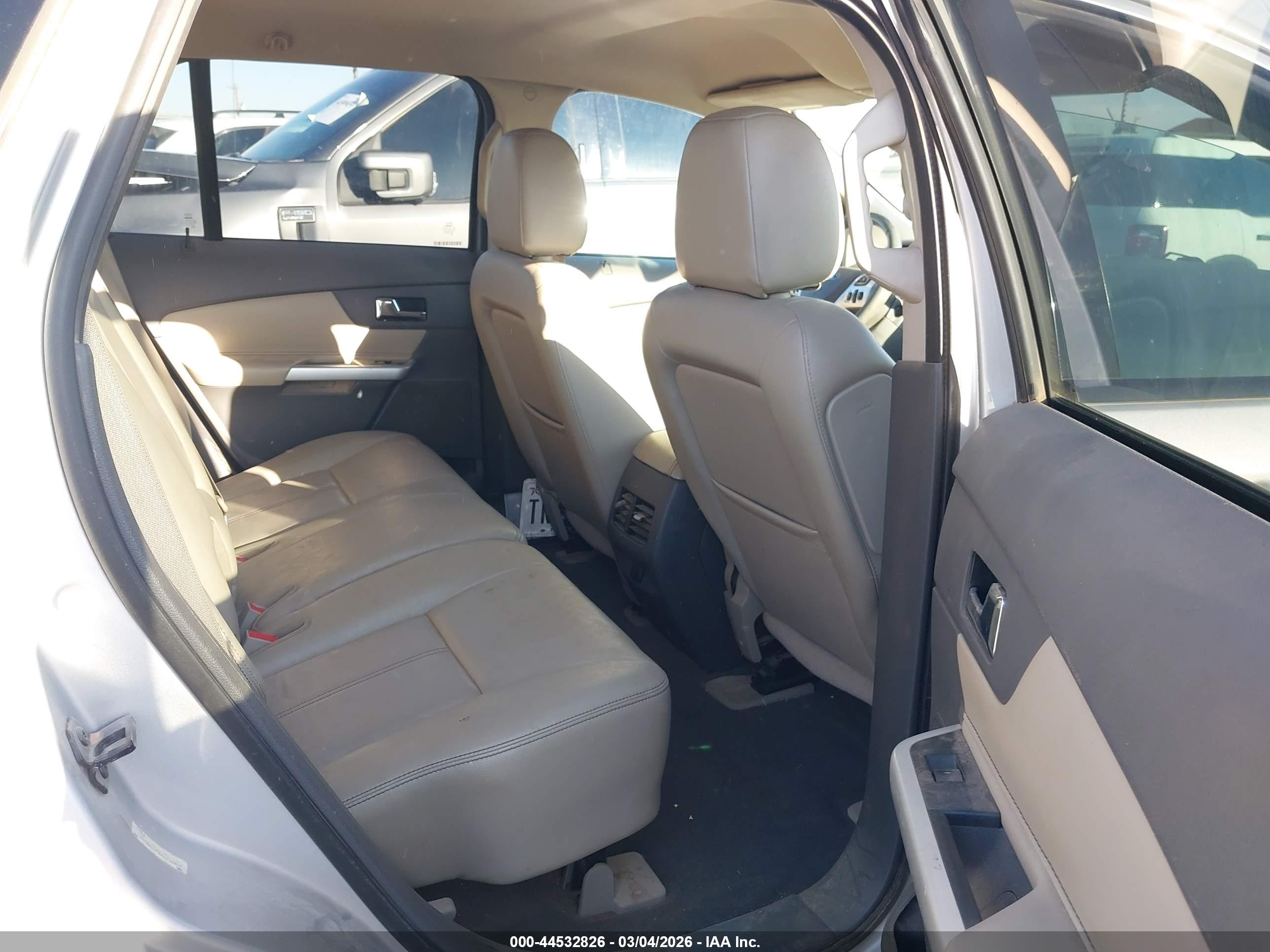 FORD EDGE image 8
