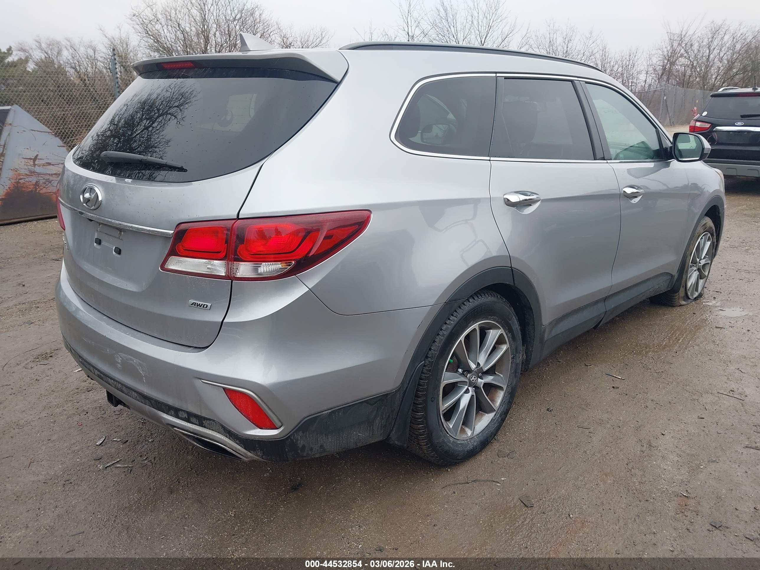HYUNDAI SANTA image 4