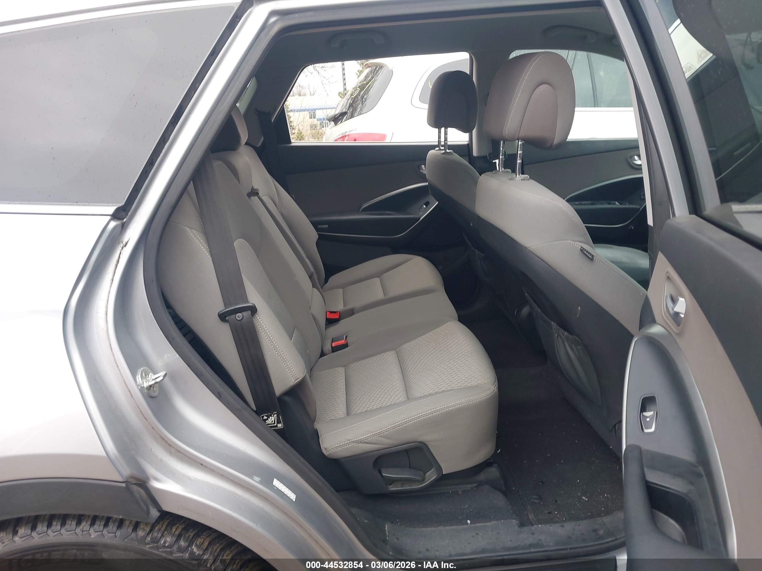HYUNDAI SANTA image 8