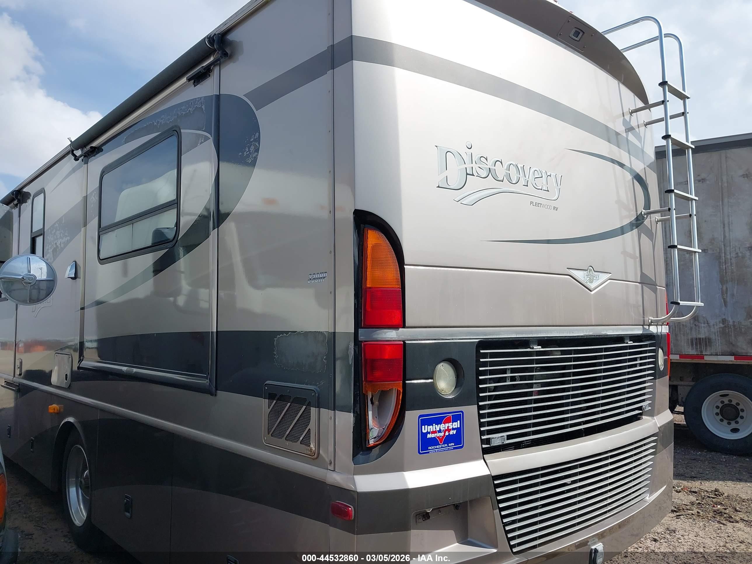 FREIGHTLINER CHASSIS image 3
