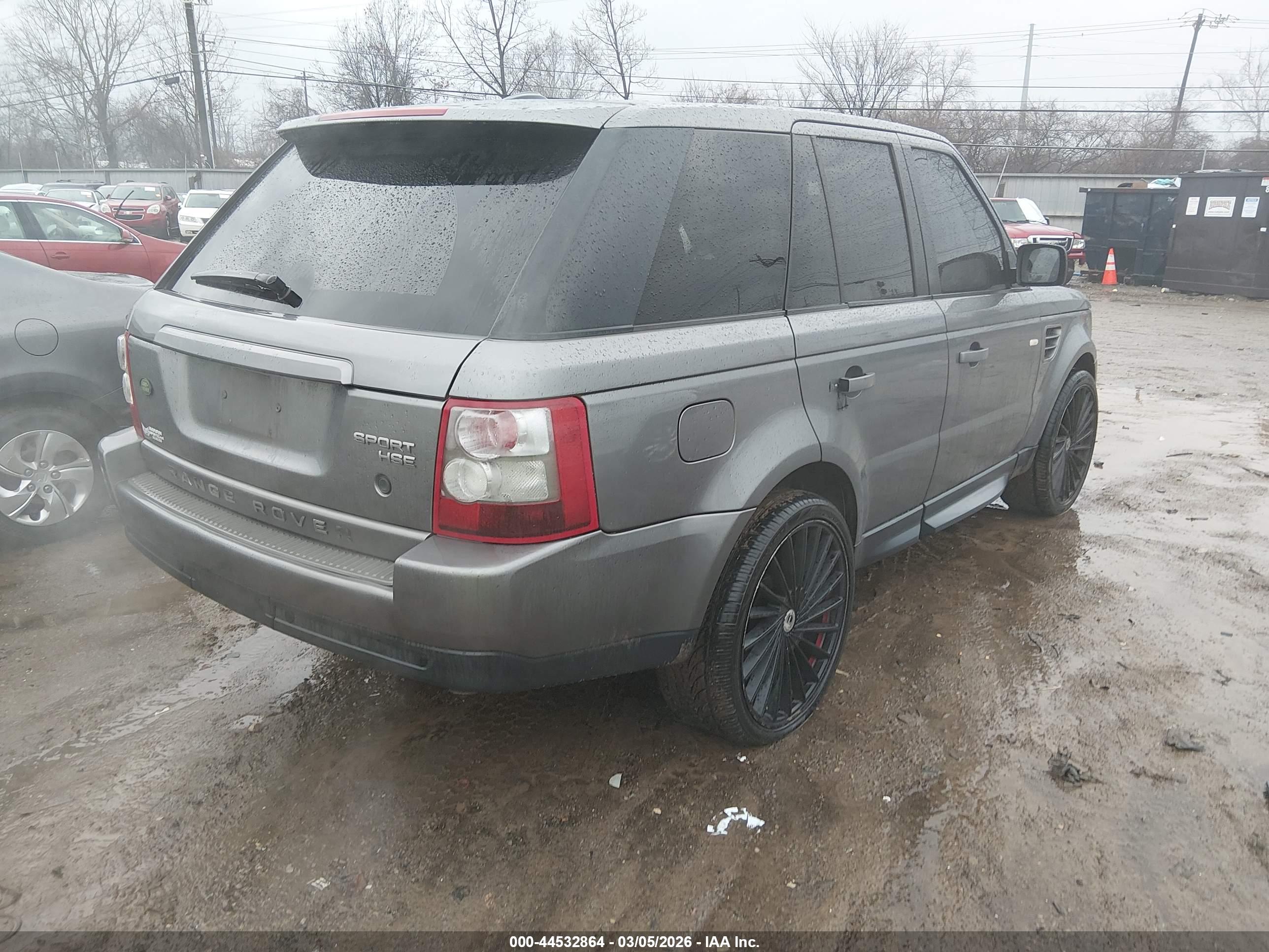 LAND ROVER image 4