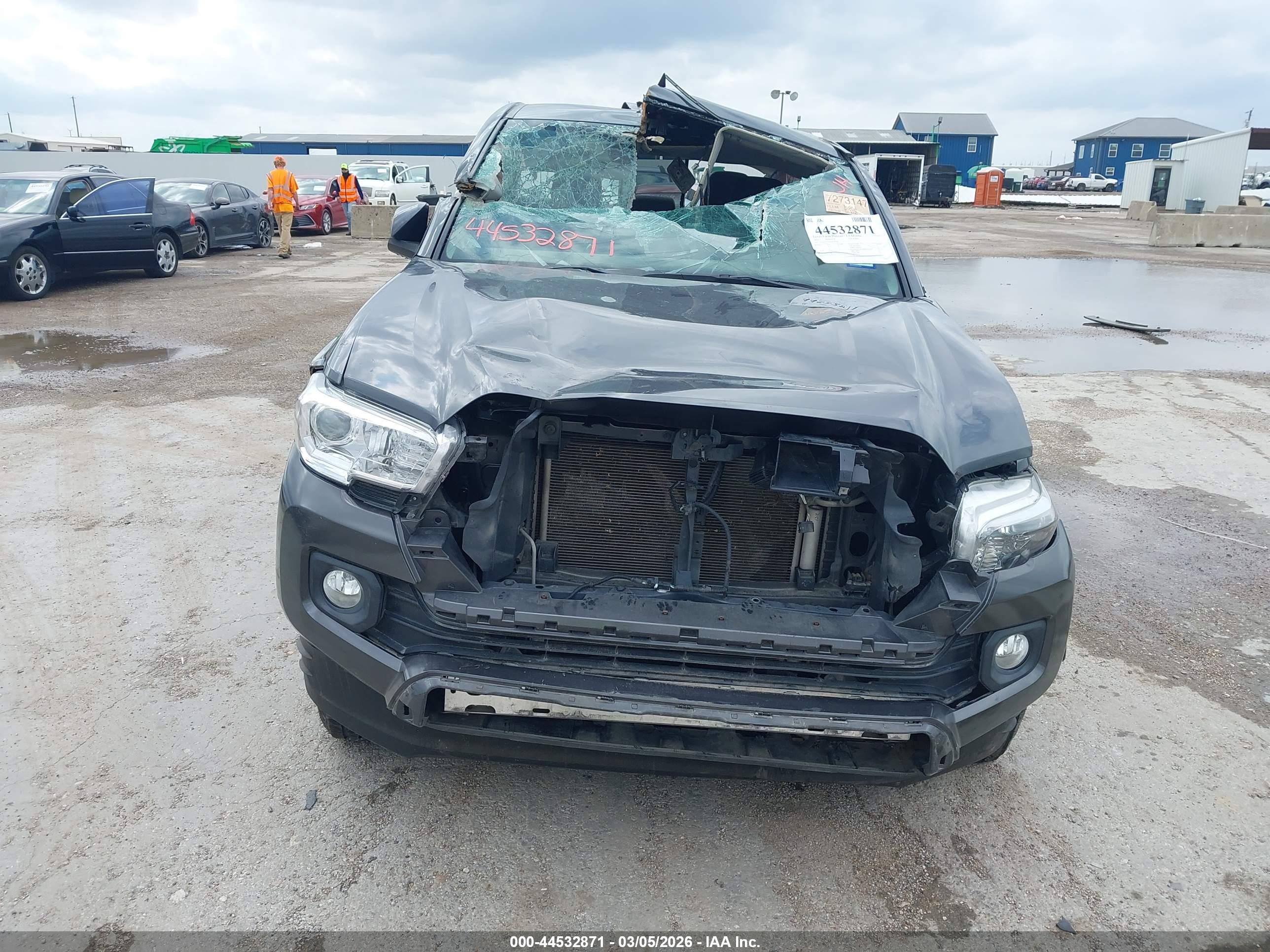 TOYOTA TACOMA image 10