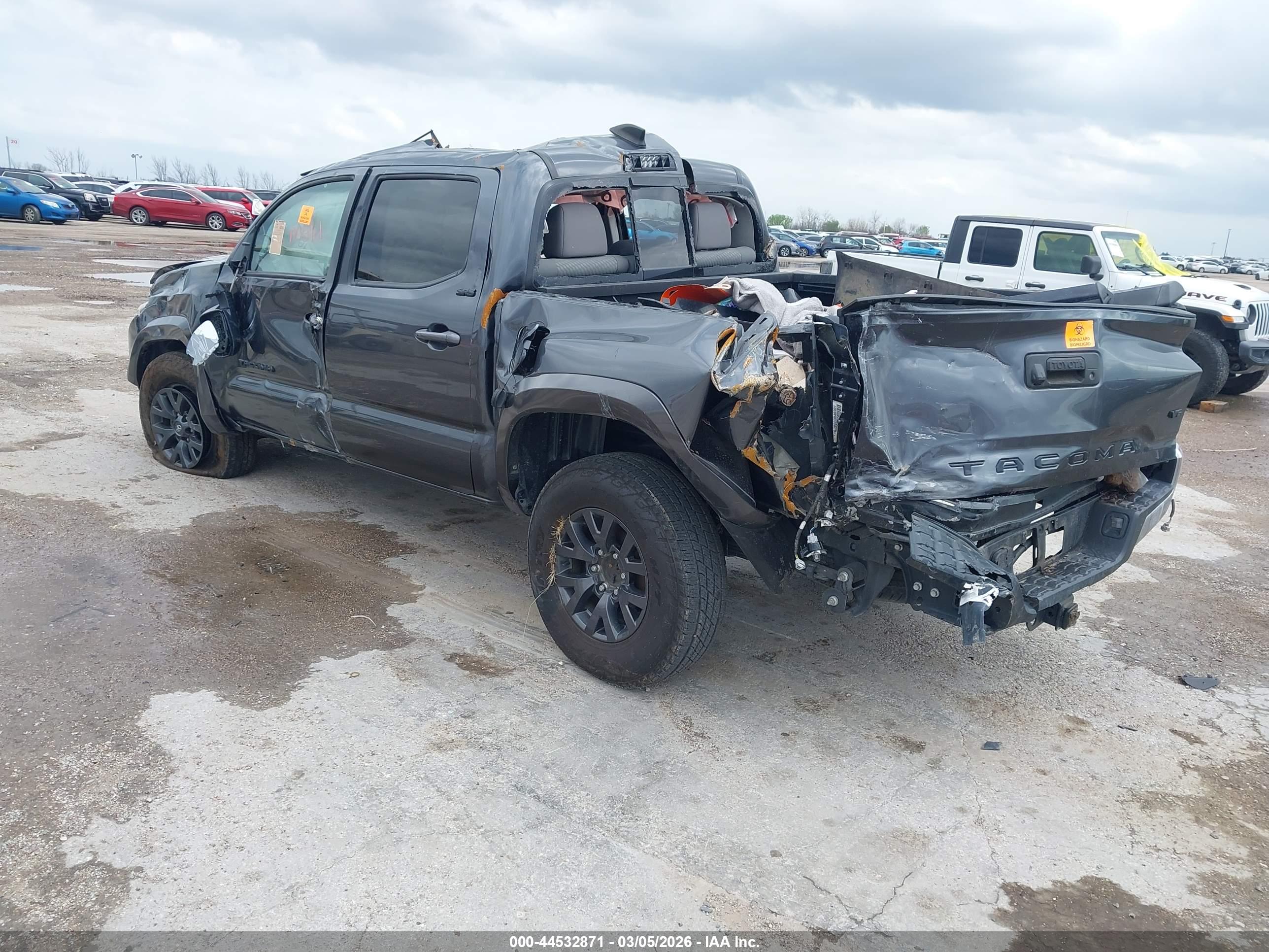 TOYOTA TACOMA image 3