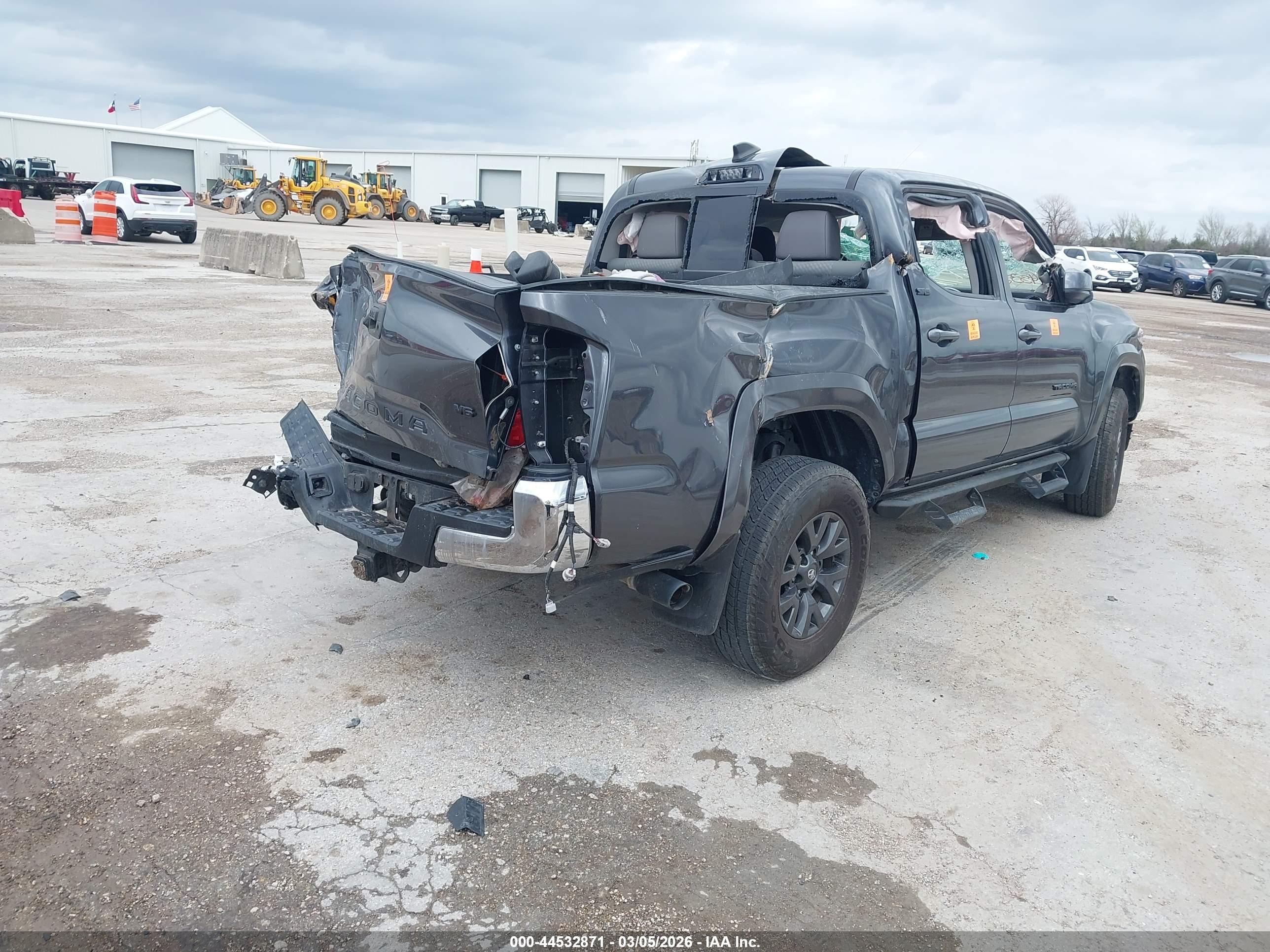 TOYOTA TACOMA image 4