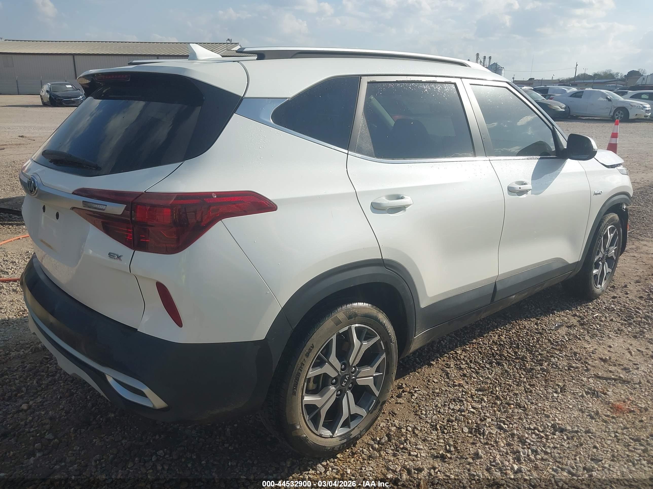 KIA SELTOS image 4