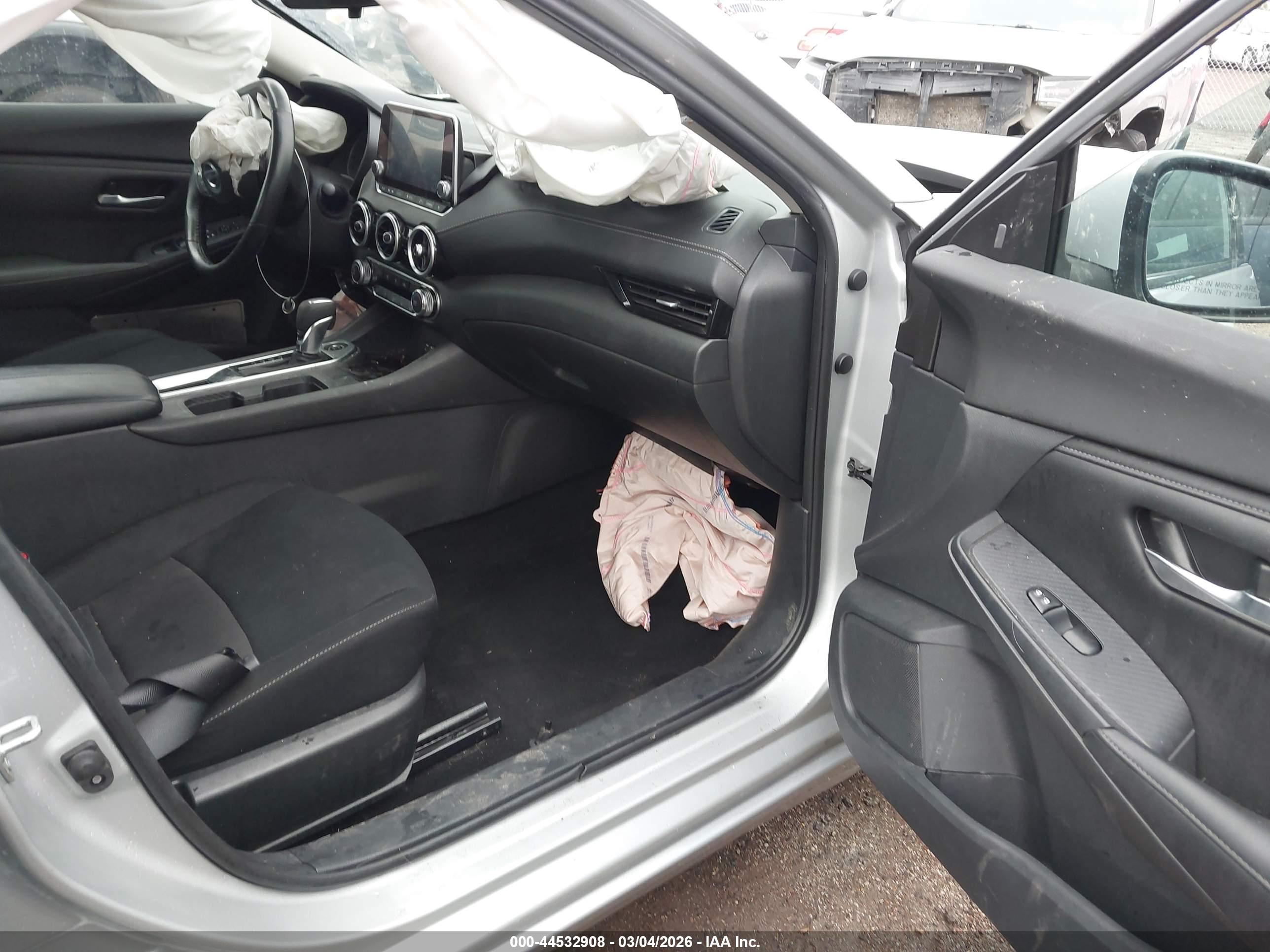 NISSAN SENTRA image 5