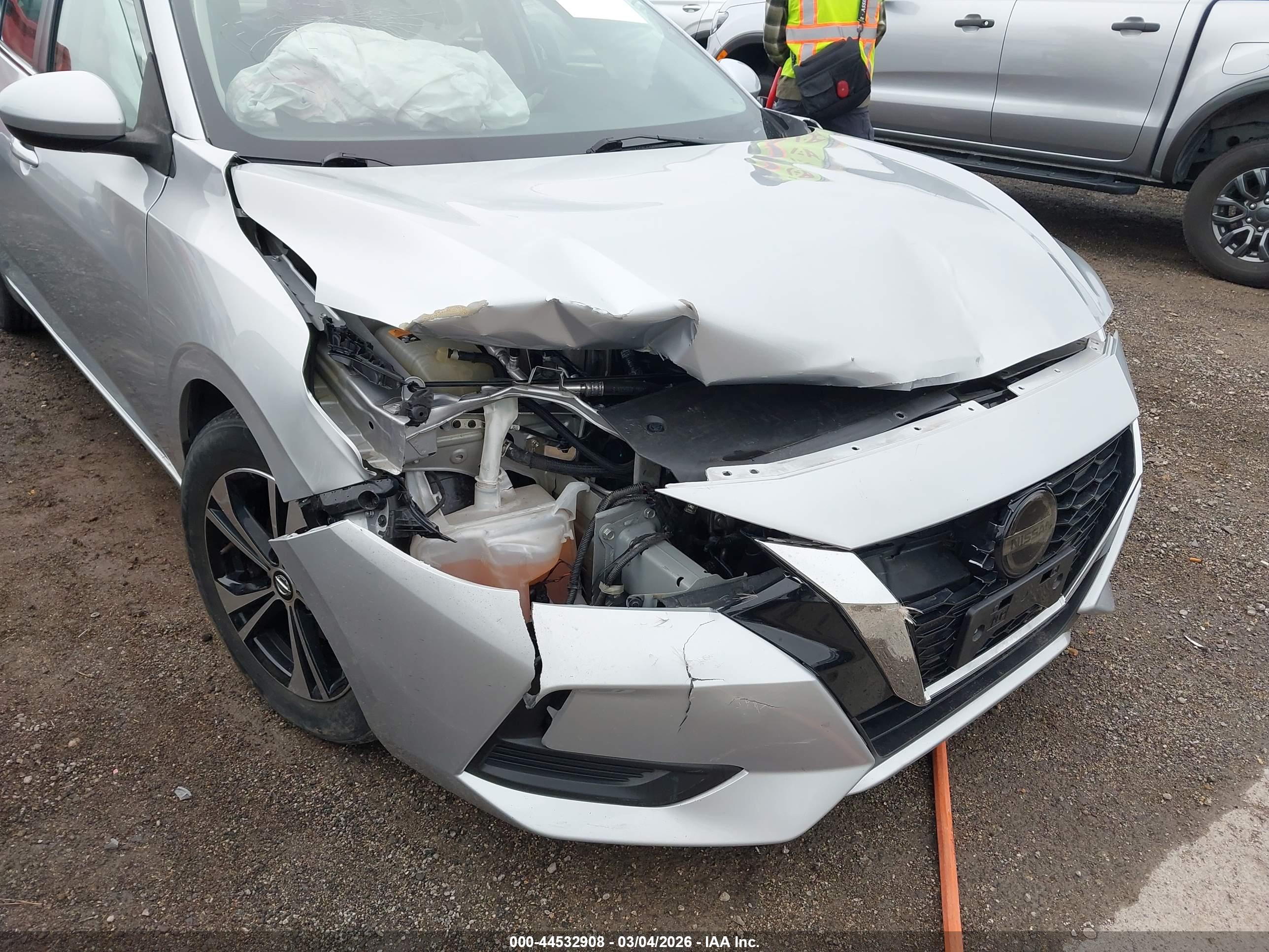 NISSAN SENTRA image 6