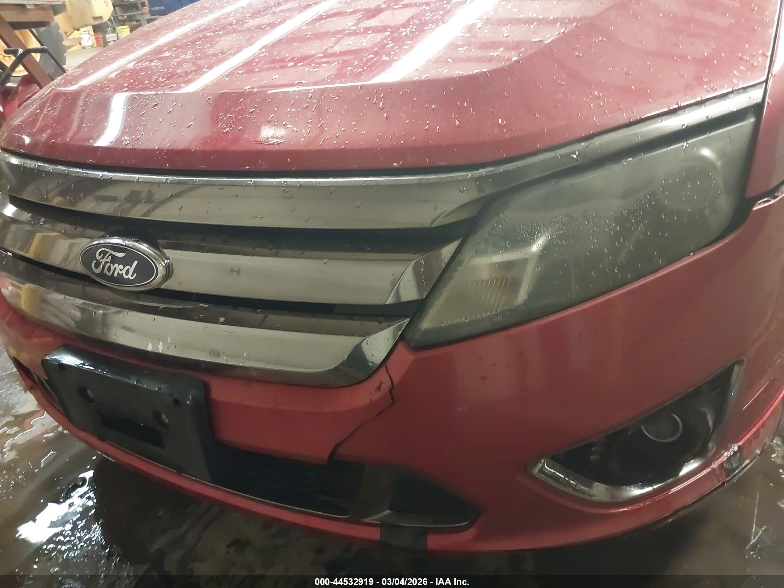 FORD FUSION image 6