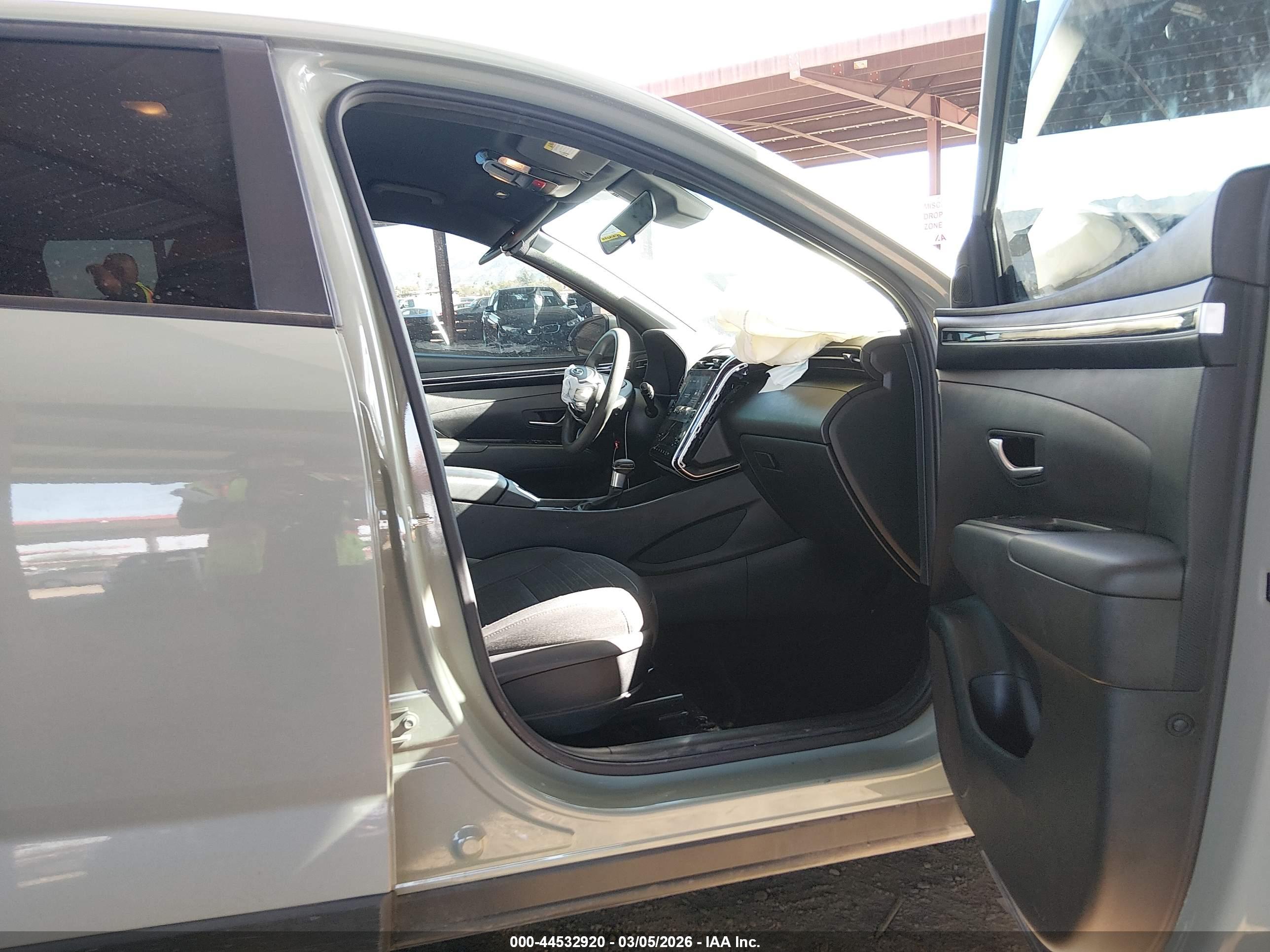 HYUNDAI SANTA image 5